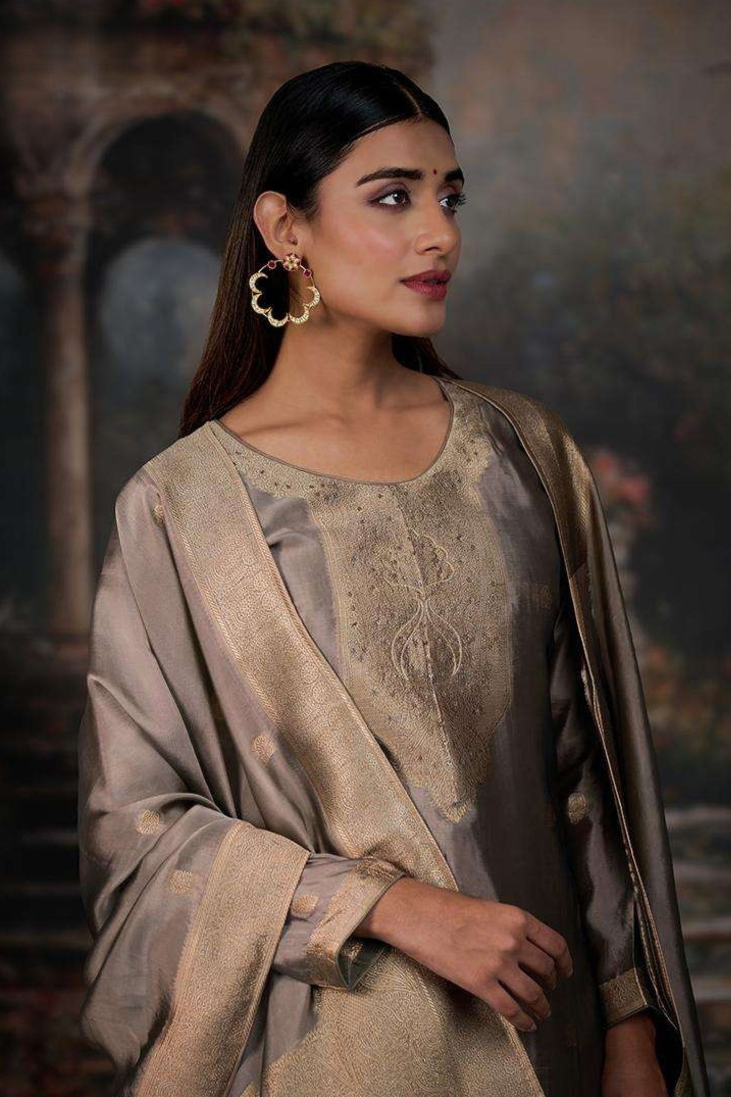 VRISA DESIGNER JACQUARD SILK PERFECTION | NE-1004