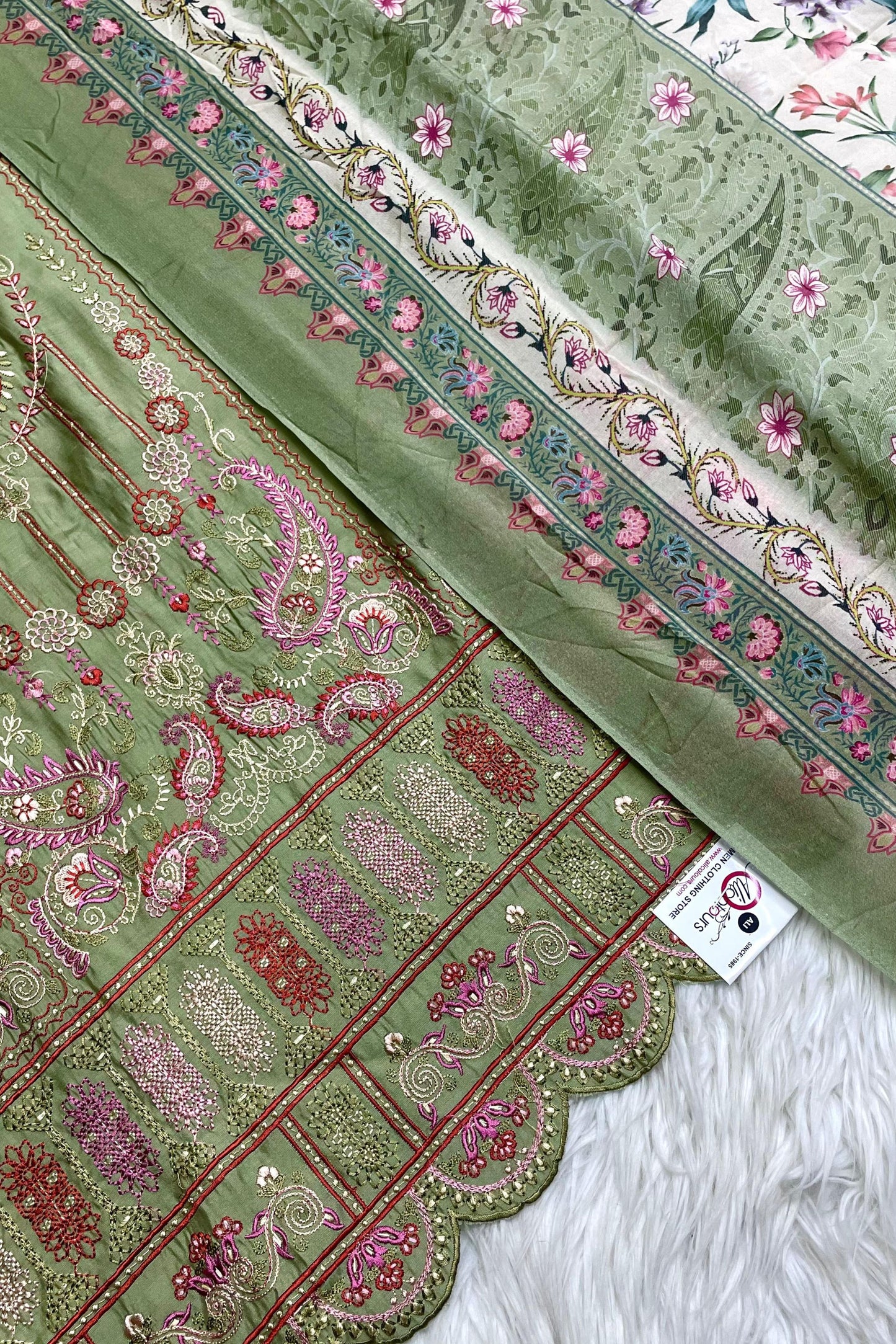 THREAD AARI EMBROIDERED PERFECTION | 2201