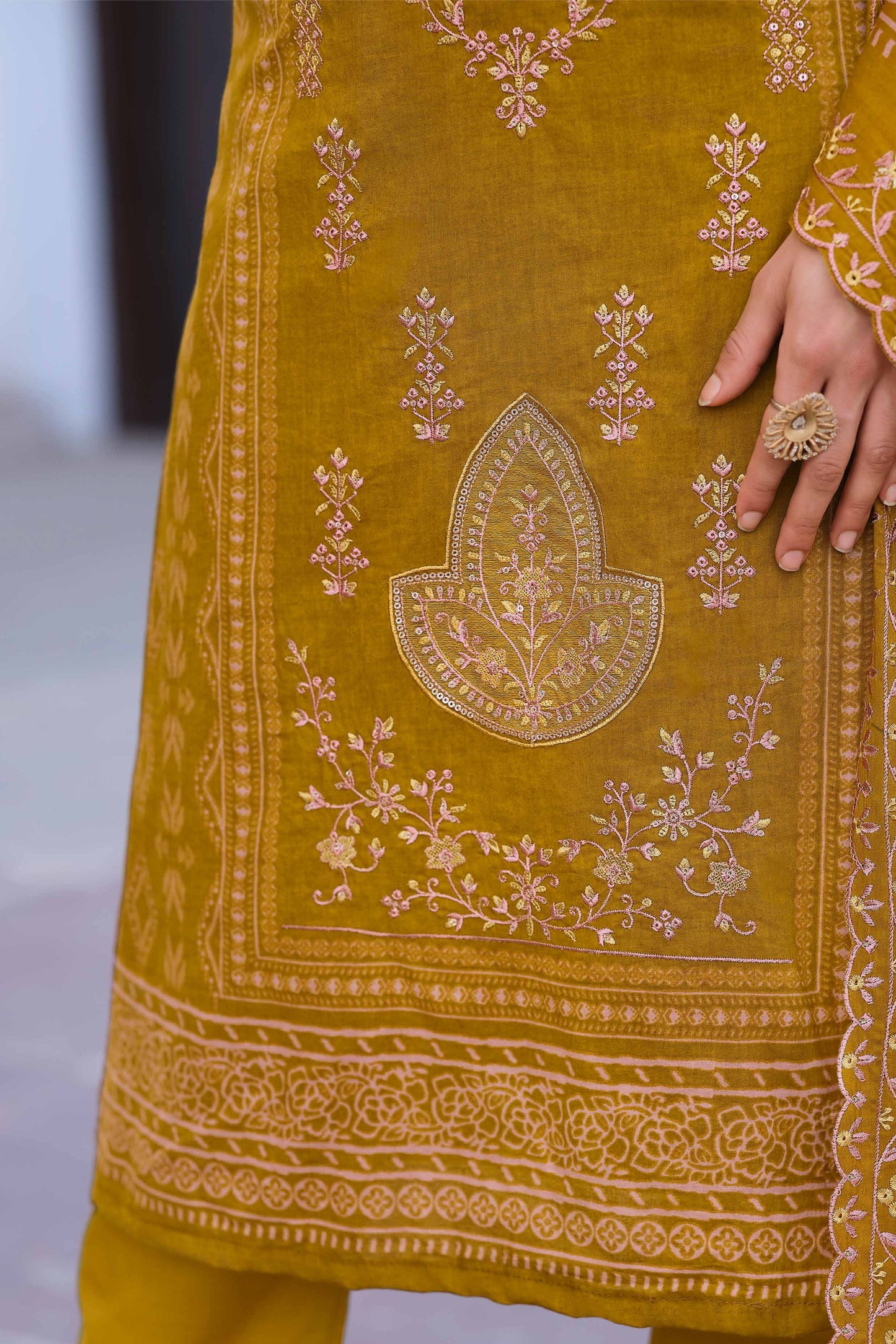 HEAVY EMBROIDERED COTTON PERFECTION | 834-006