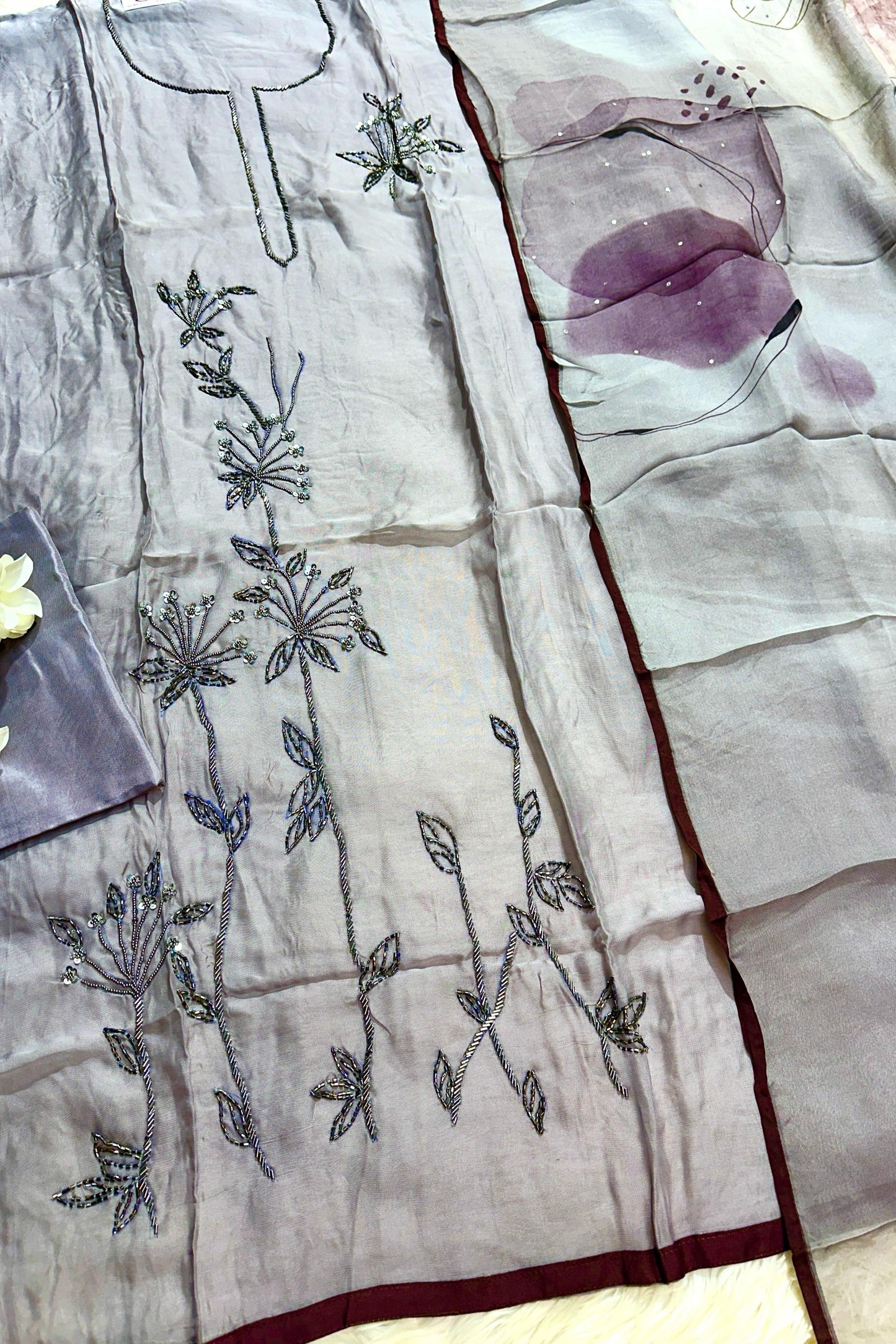 EMBROIDERED ELEGANCE COLLECTION | 890