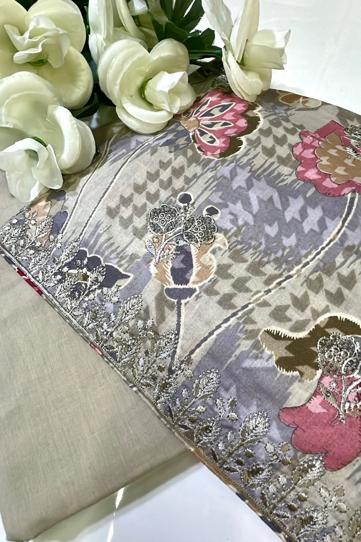 FLORAL LAWN CAMBRIC COTTON