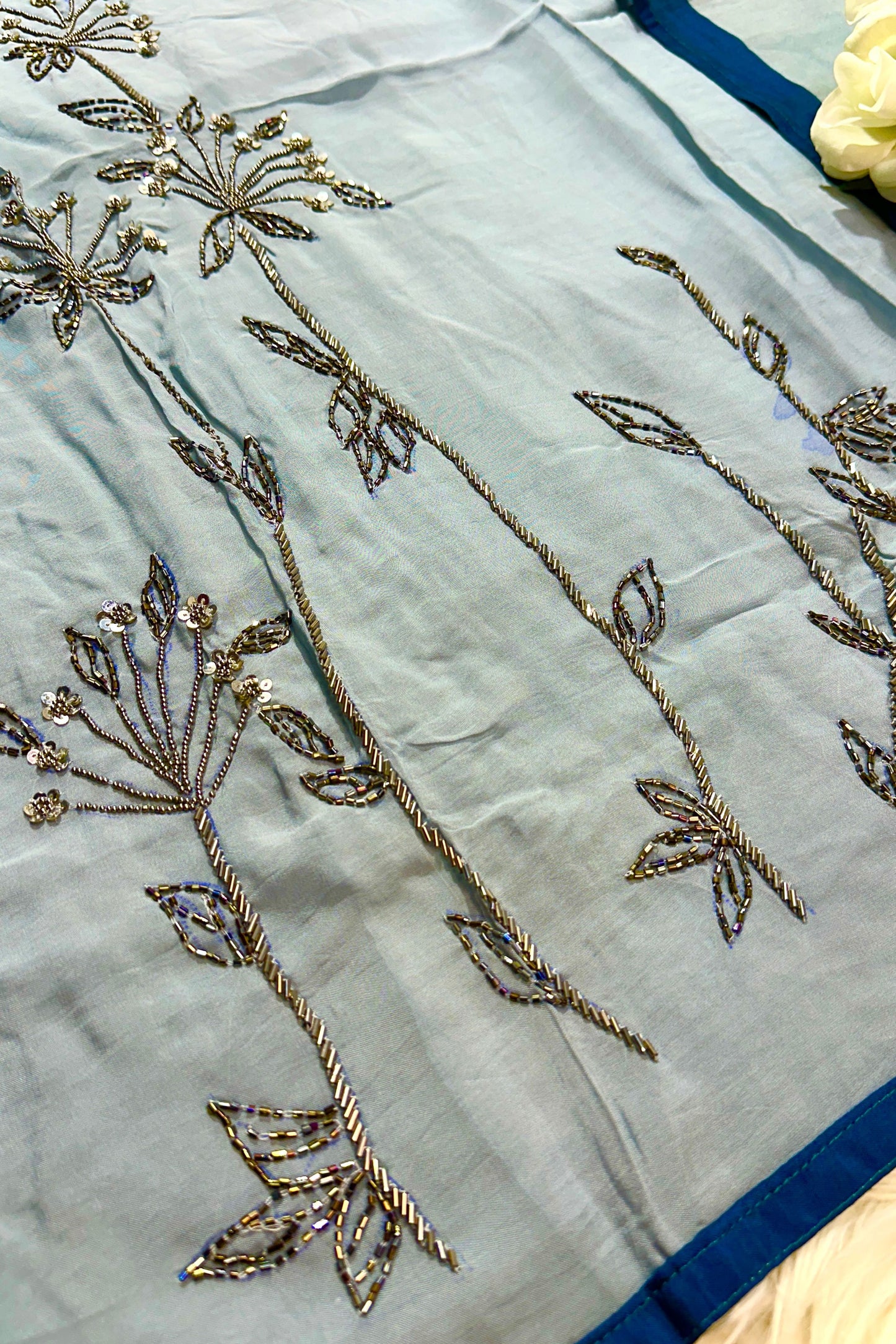 EMBROIDERED ELEGANCE COLLECTION | 891