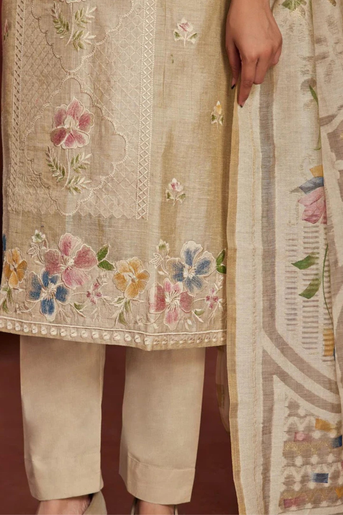 TANISHQ RESHAM EMBROIDERED SILK COLLECTION | 15924