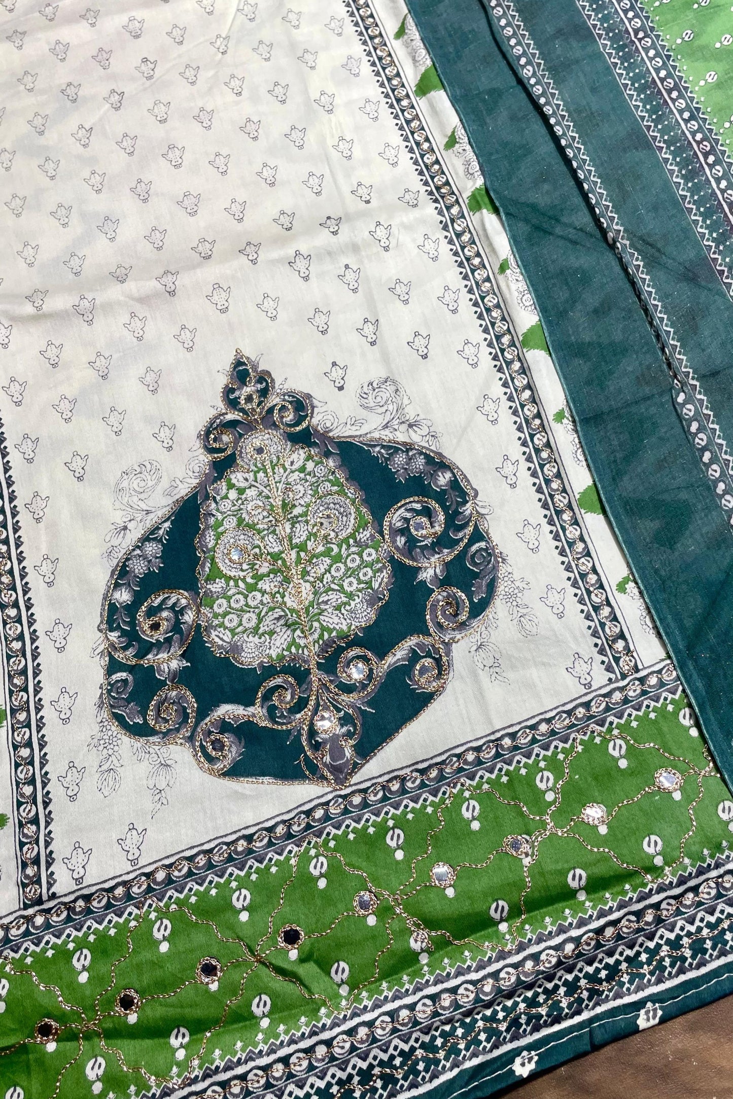 COTTON AARI EMBROIDERED COLLECTION | 5455