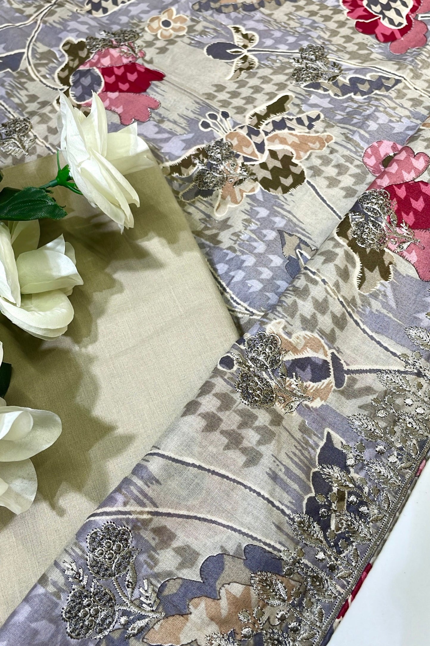 FLORAL LAWN CAMBRIC COTTON