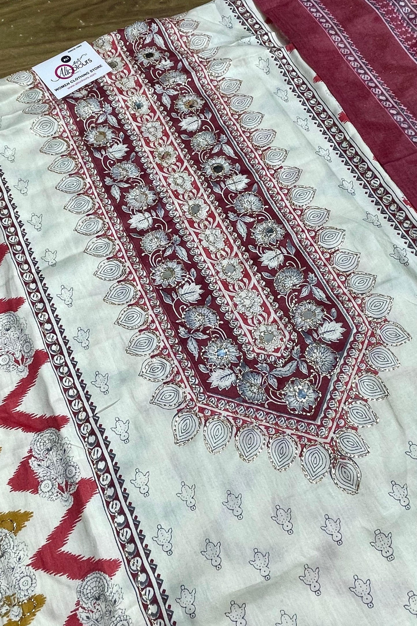 COTTON AARI EMBROIDERED COLLECTION | 5458