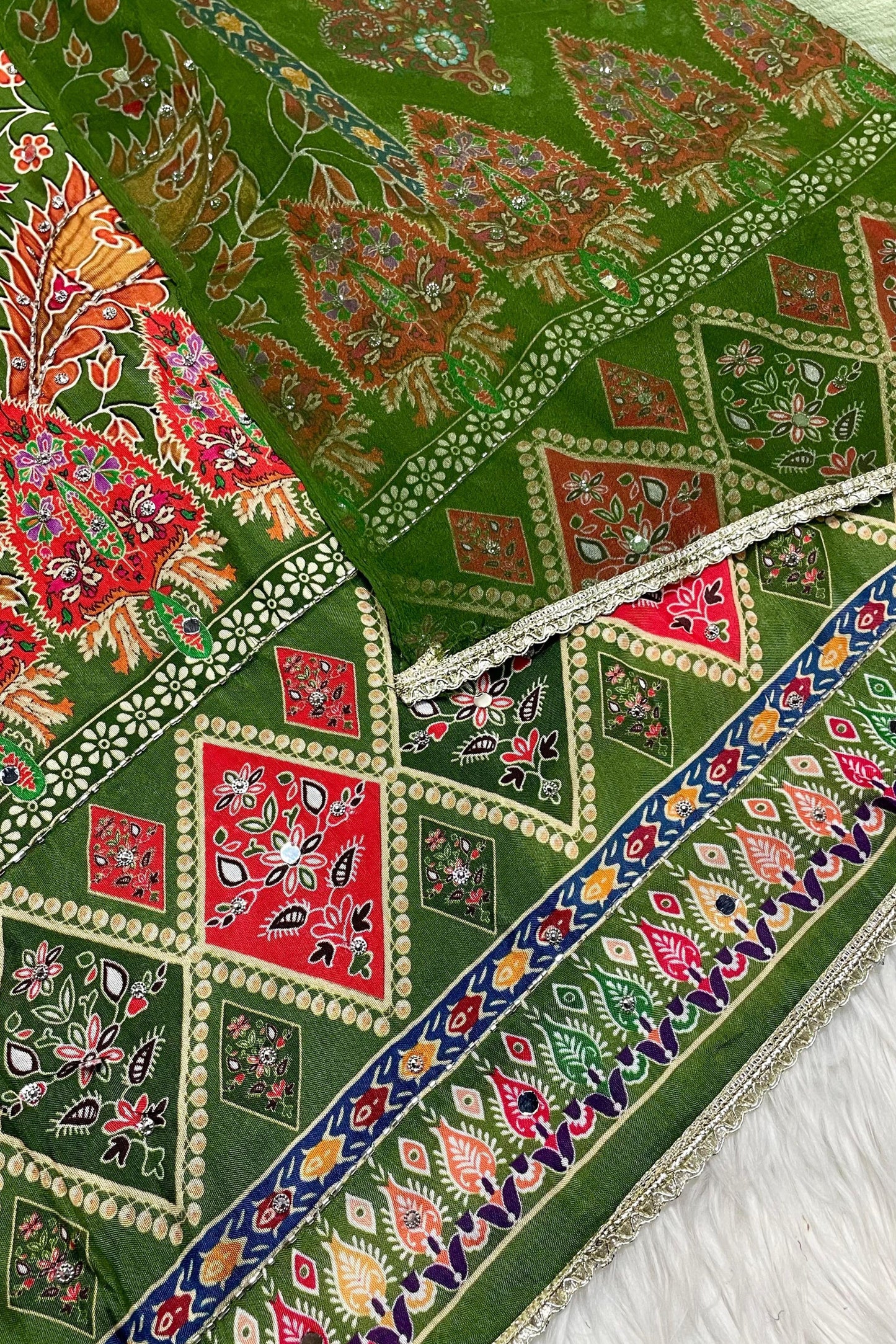 ELEGANCE MUSLIN HANDWORK COLLECTION | B-202