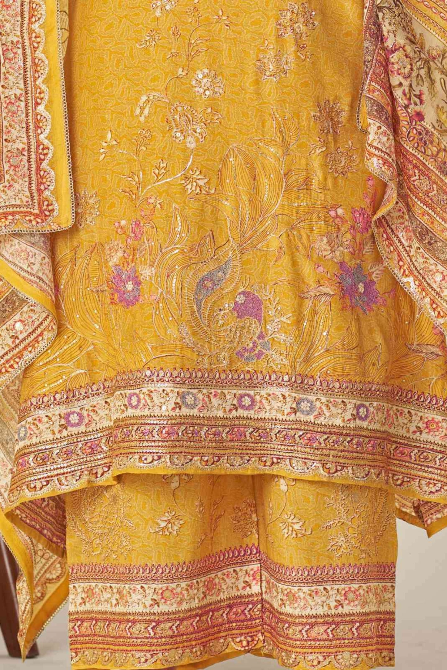 SAACHI | 10 | 1001