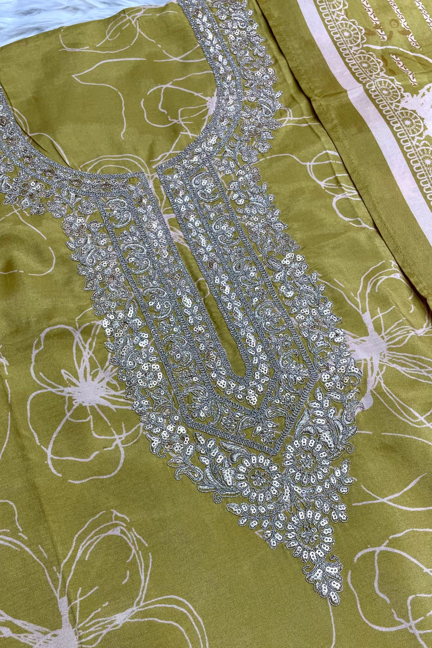 PURE MUSLIN AARI EMBROIDERED COLLECTION | 005