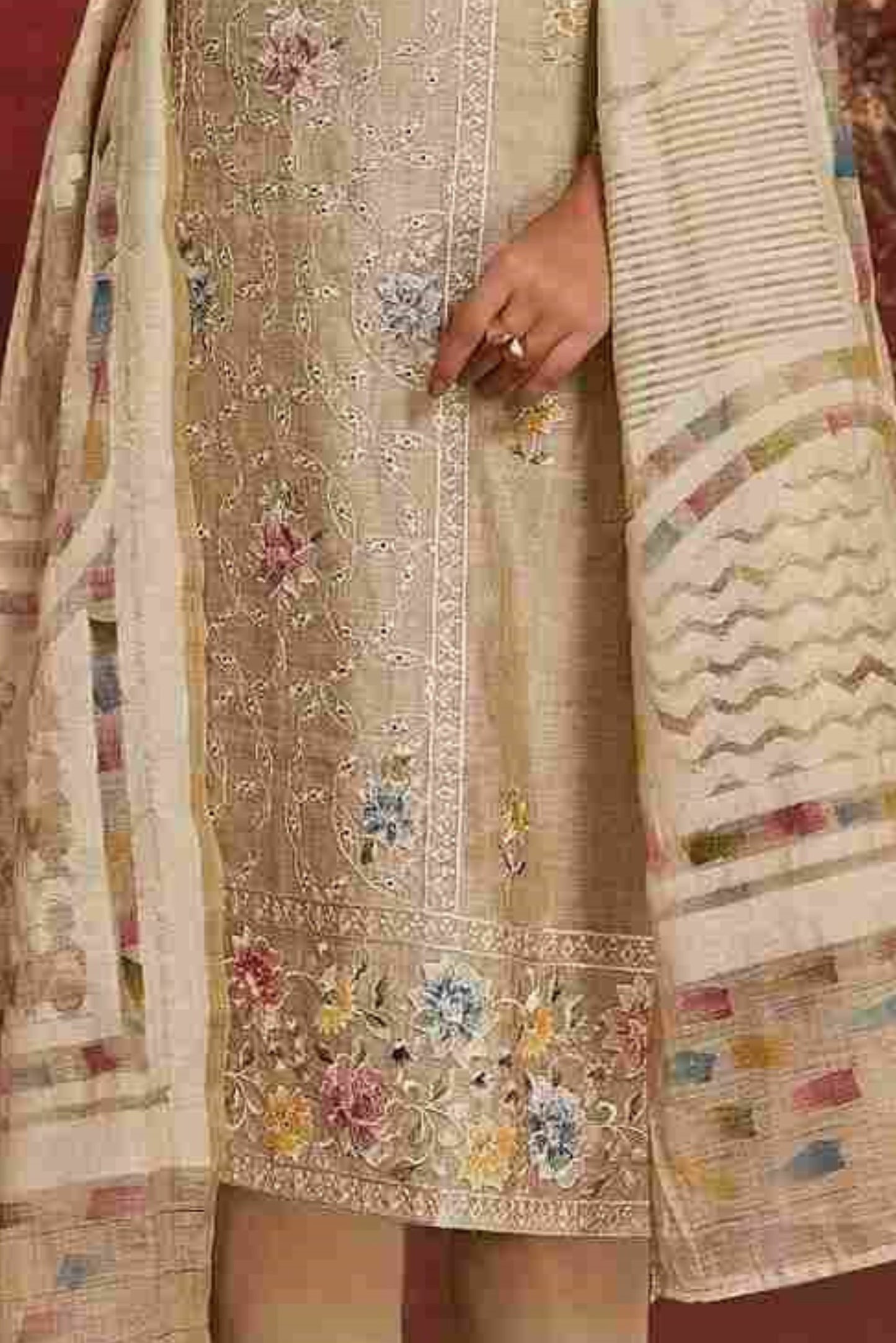 TANISHQ RESHAM EMBROIDERED SILK COLLECTION | 15924