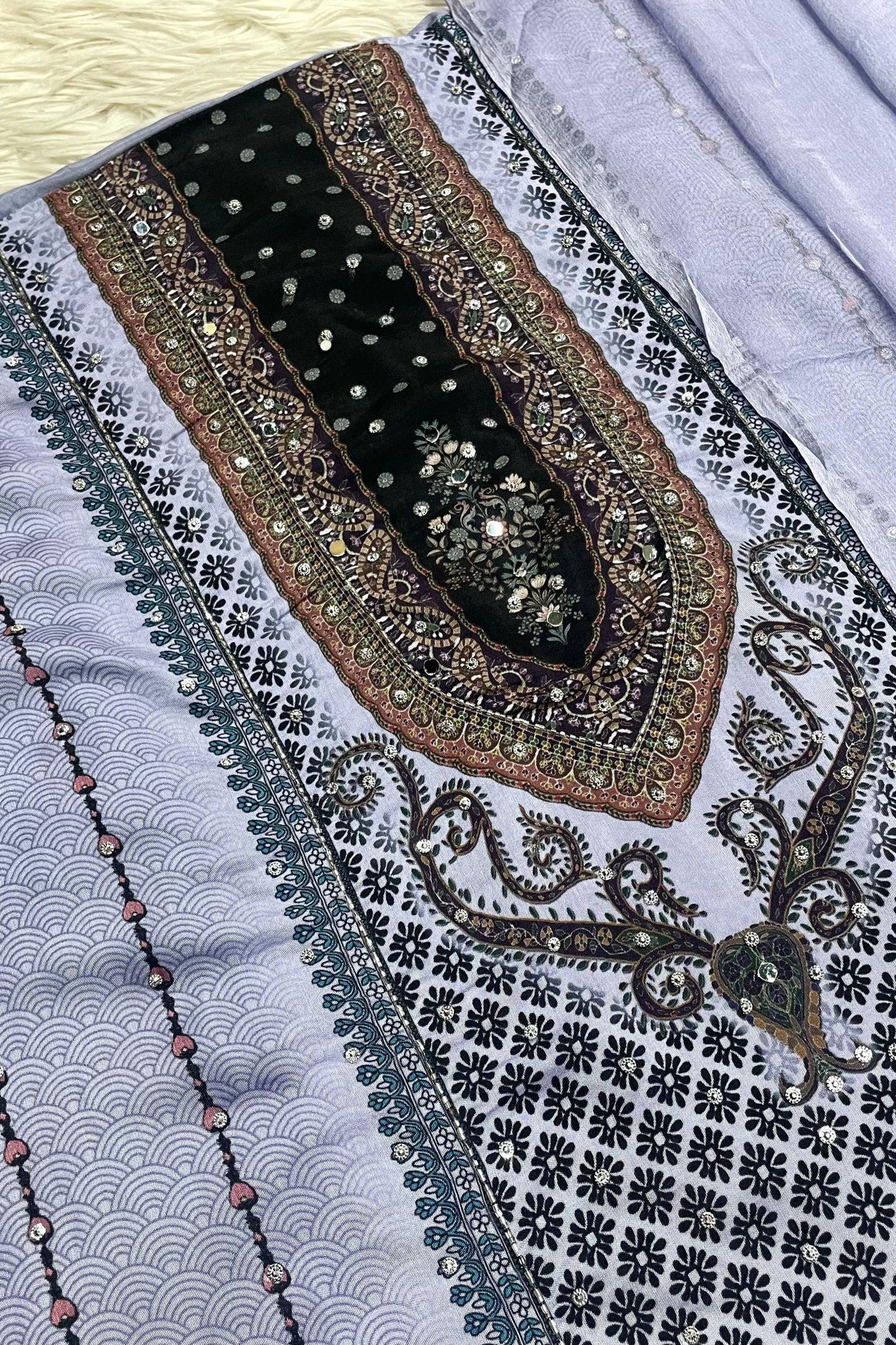 PREMIUM MUSLIN HANDWORK COLLECTION | P-004