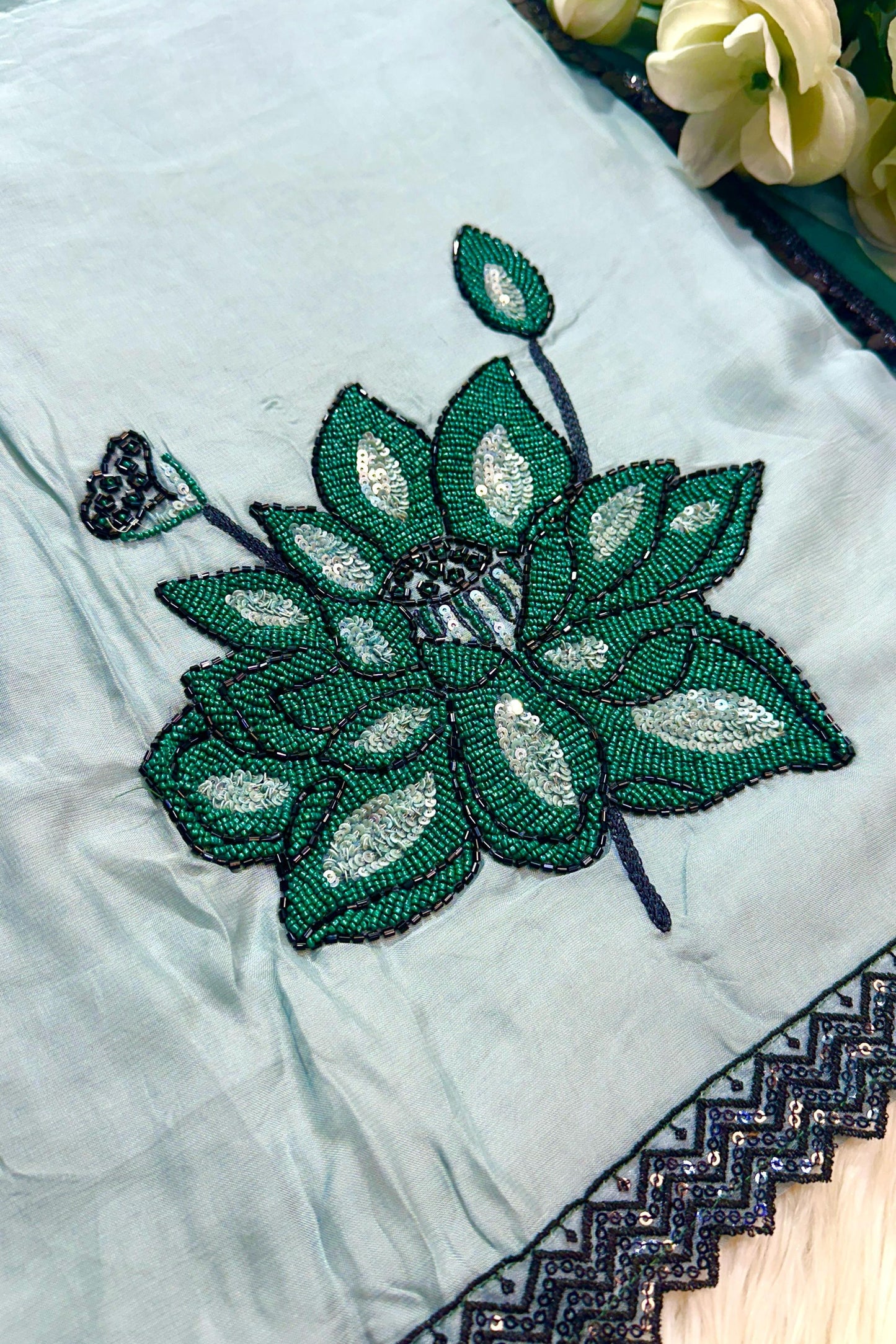 EMBROIDERED ELEGANCE COLLECTION | 885