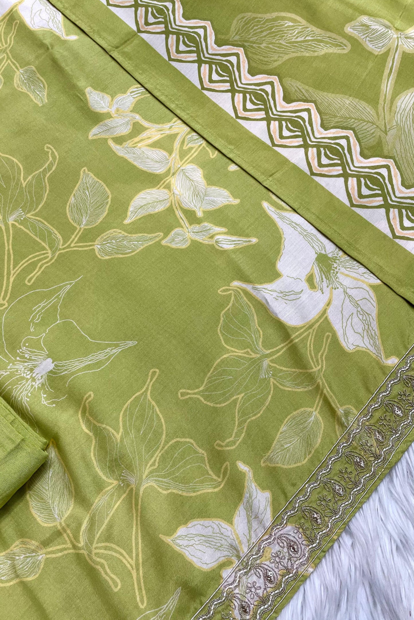 PURE MUSLIN AARI EMBROIDERED COLLECTION | 002