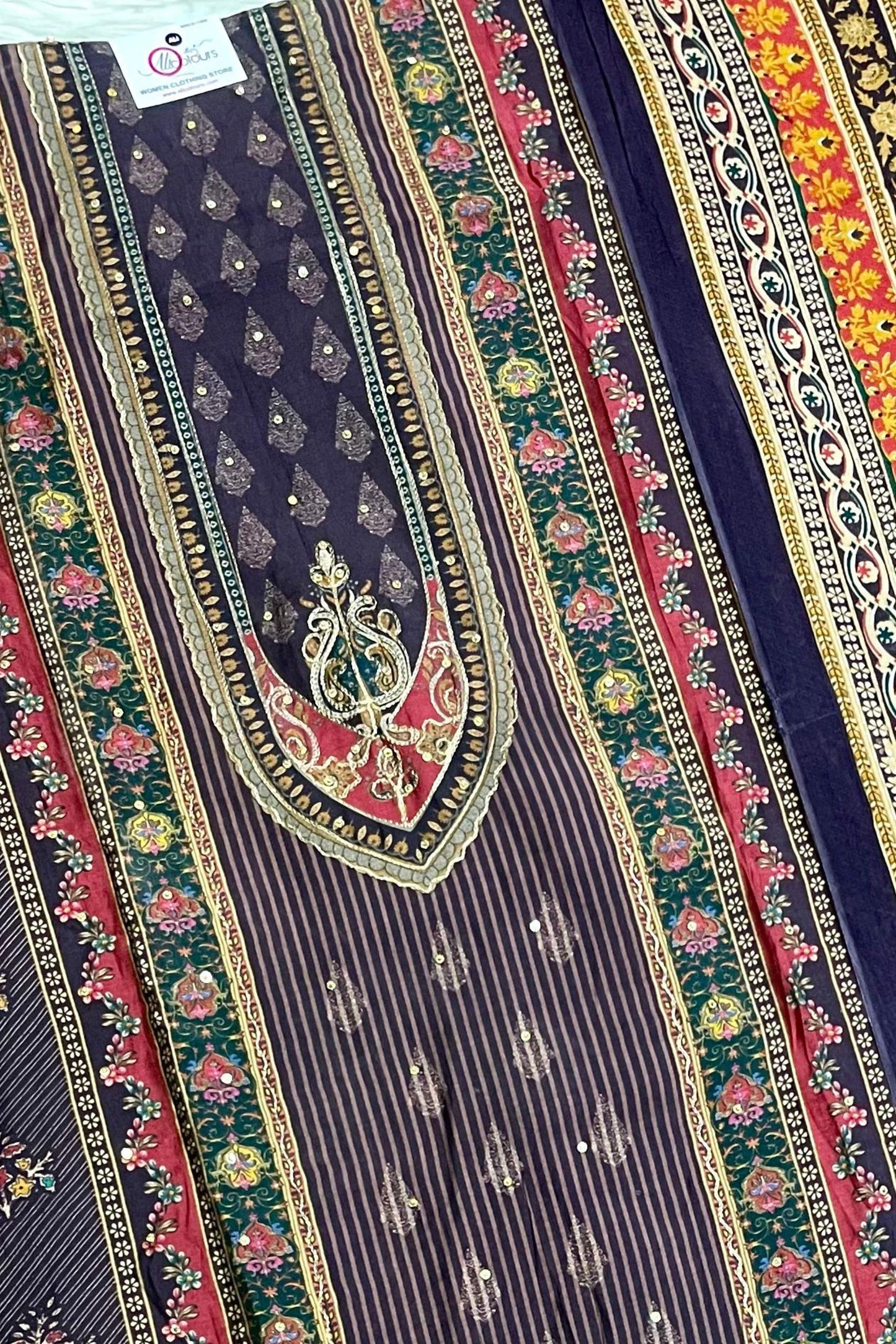 MUSLIN AARI EMBROIDERED COLLECTION | 702