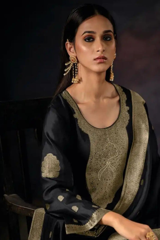 VRISA BLACK SPECIAL WOVEN WORK PERFECTION | 1005