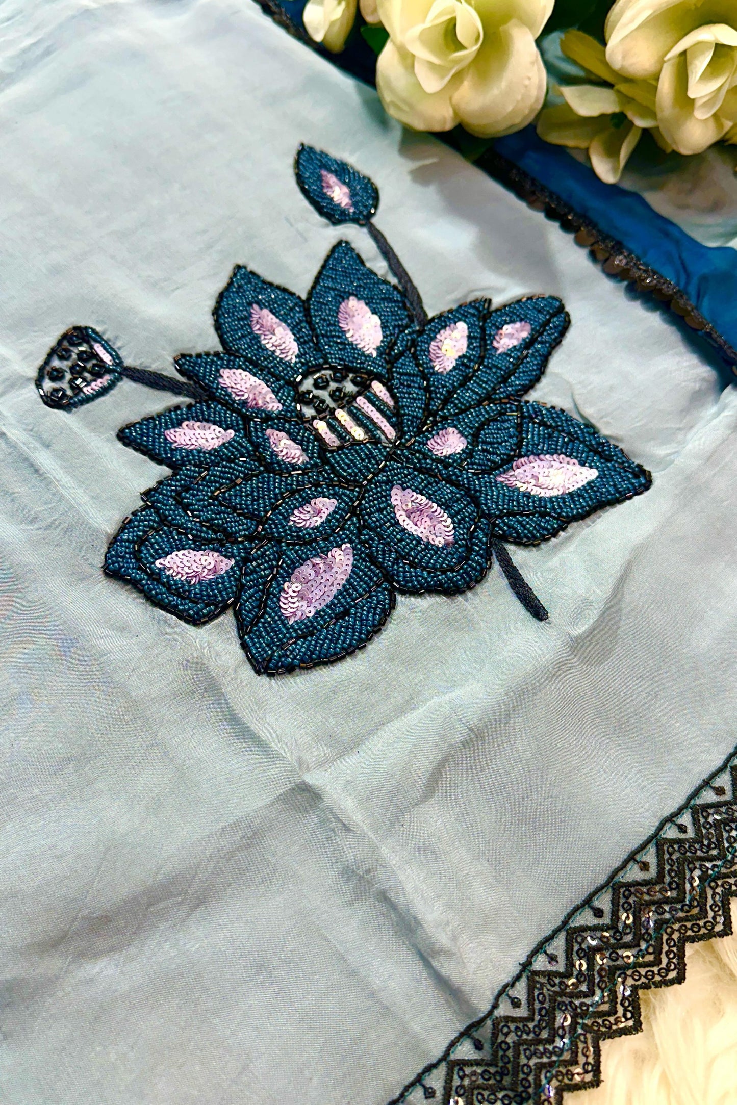 EMBROIDERED ELEGANCE COLLECTION | 886
