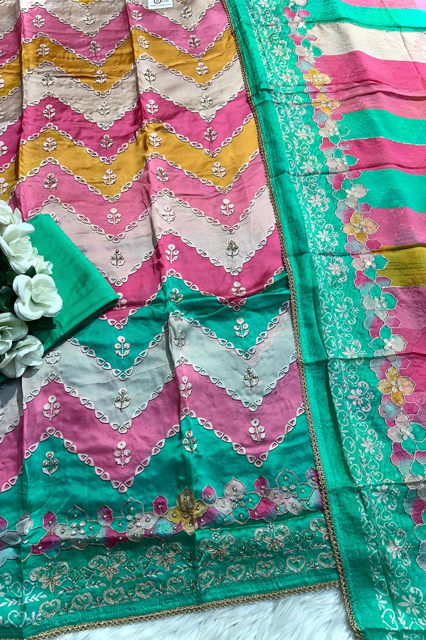 ZIK ZAK EMBROIDERY SILK COLLECTION | 696