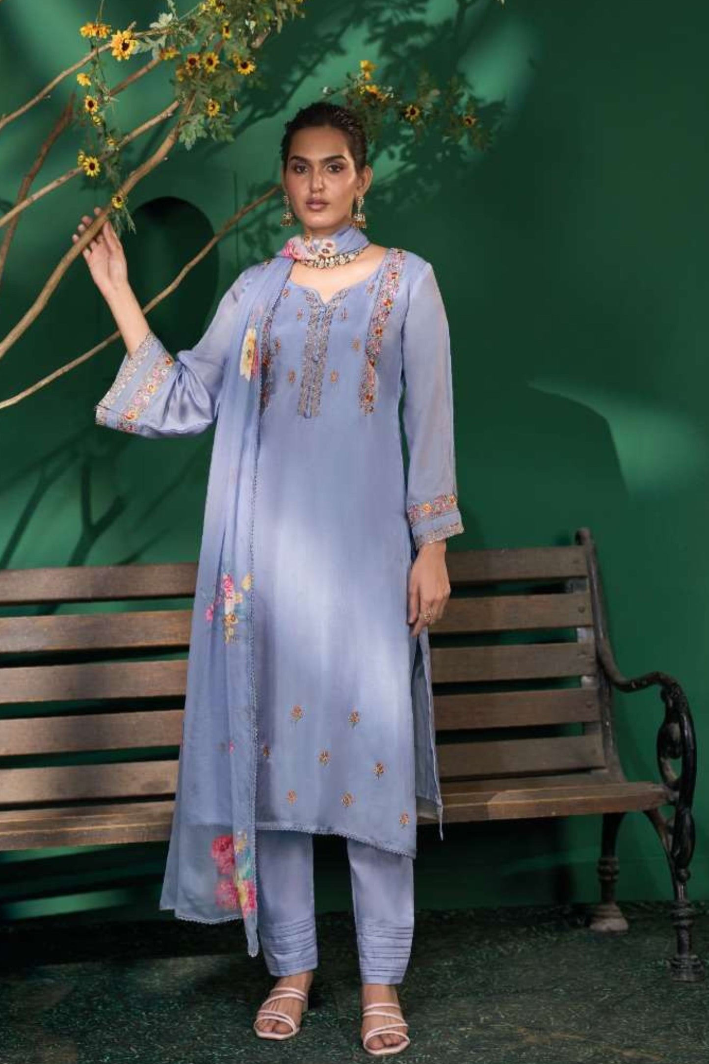 EXCLUSIVE DESIGNER SILK EMBROIDERED PERFECTION | 11002