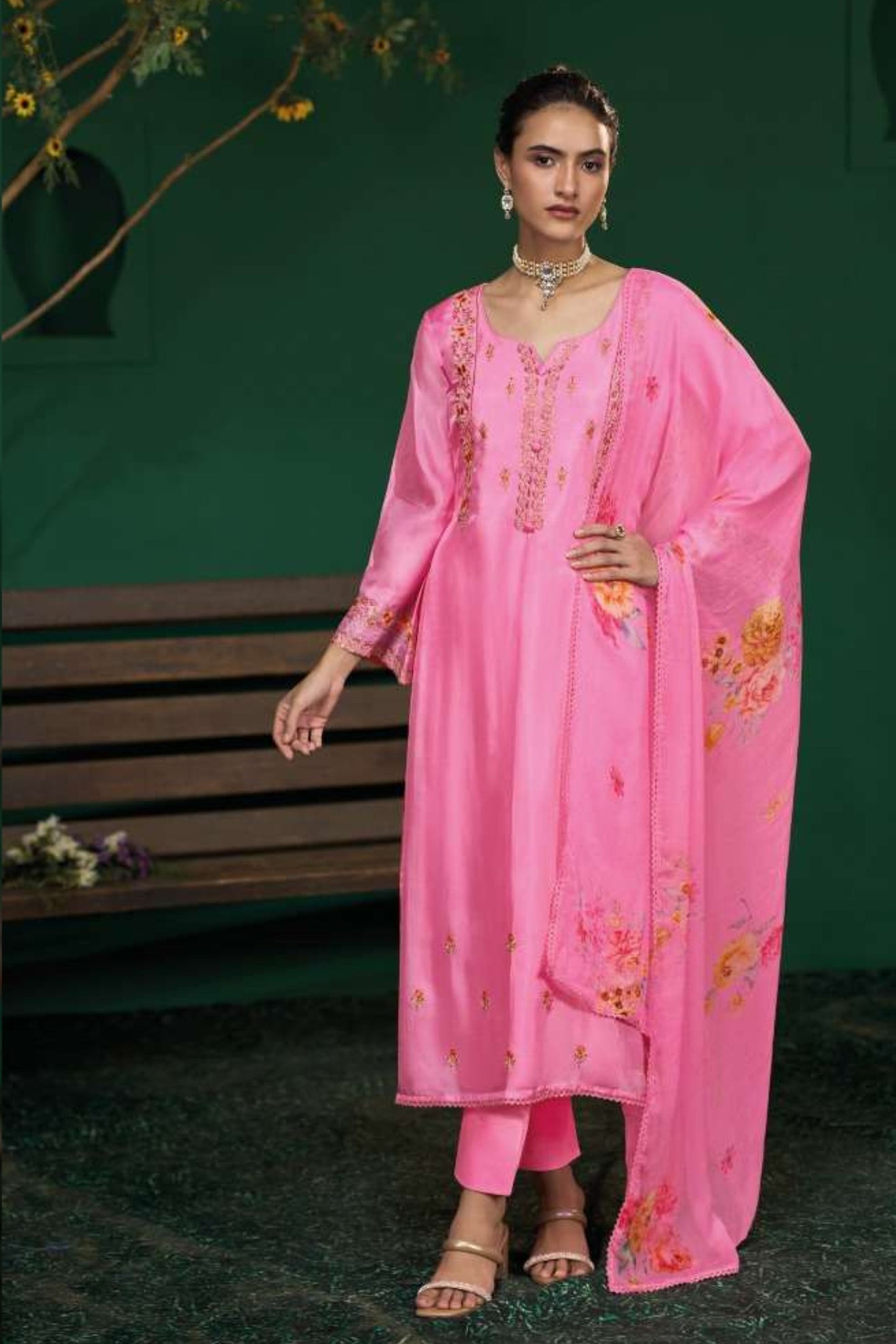 EXCLUSIVE DESIGNER SILK EMBROIDERED PERFECTION | 11003