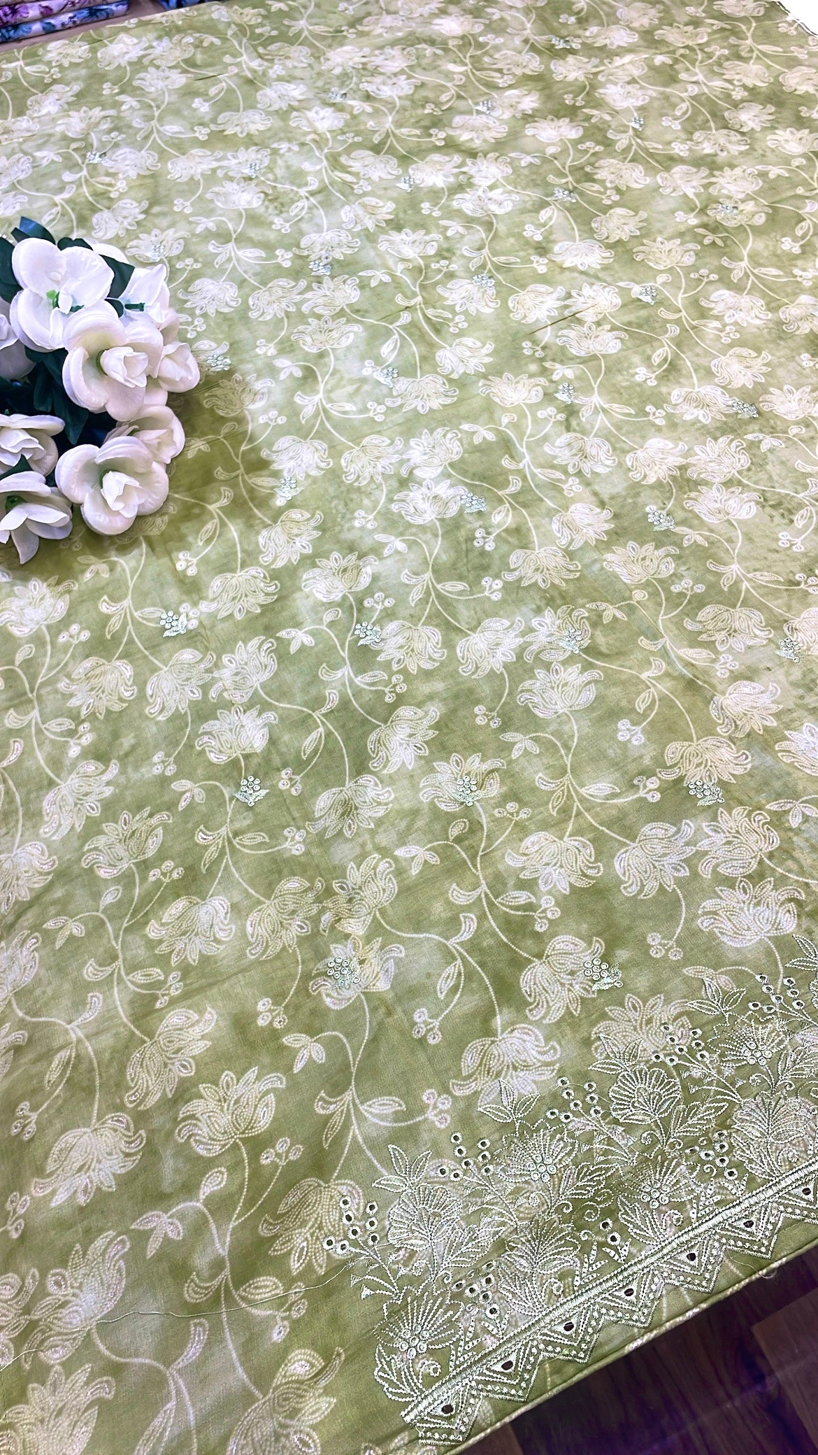 FLORAL LAWN CAMBRIC COTTON