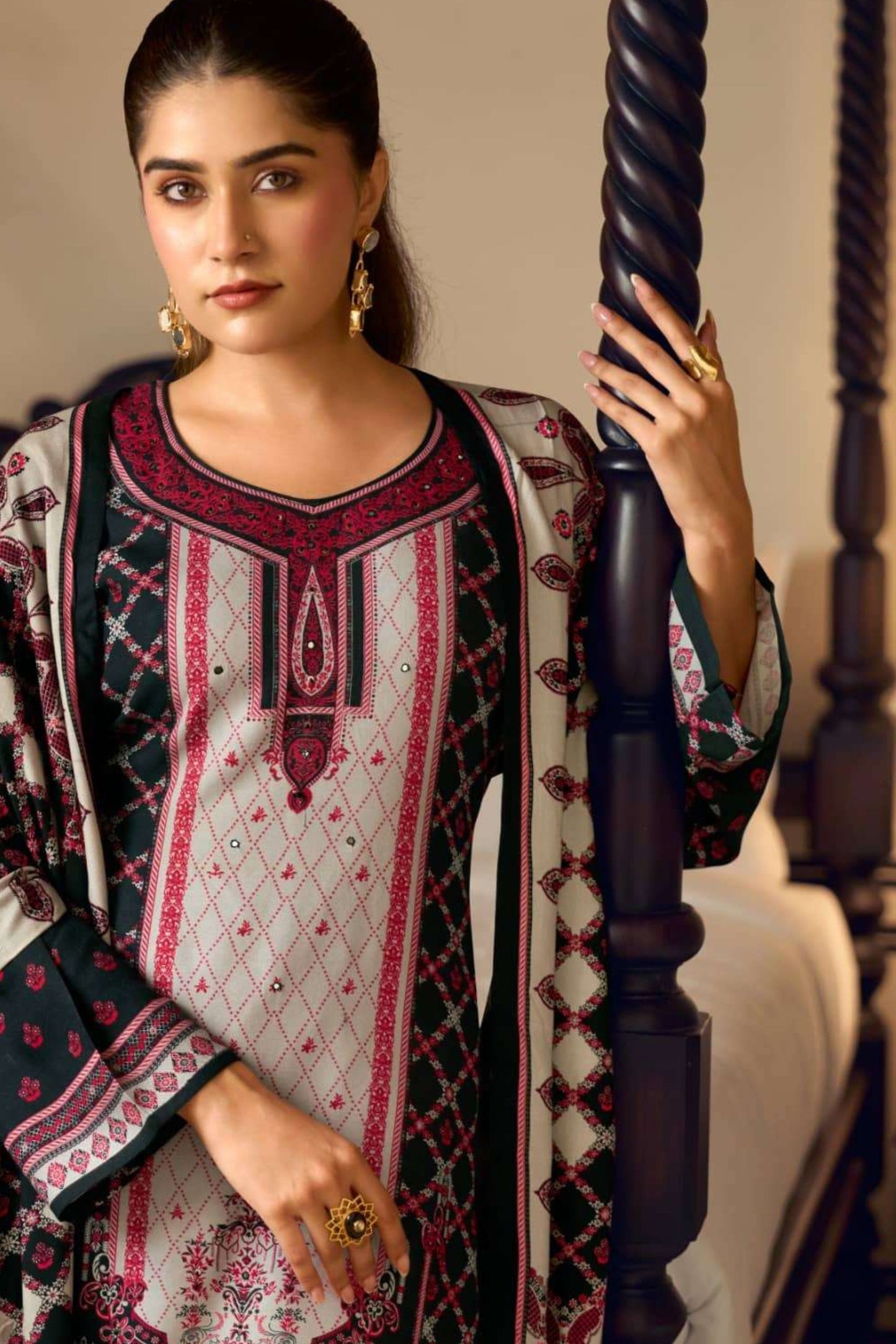 The Classic Pashmina Touch