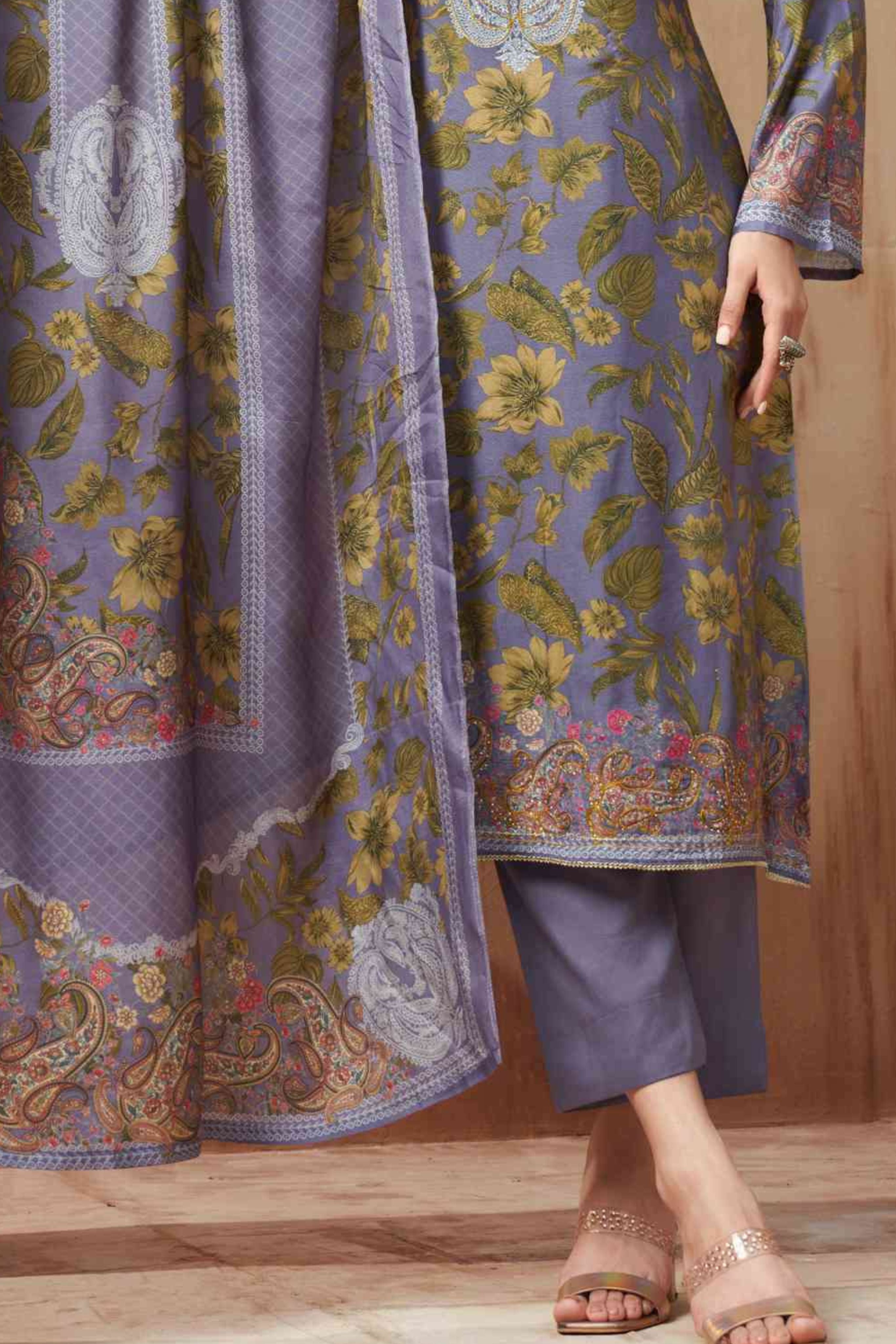 GULNAAZ | 1404