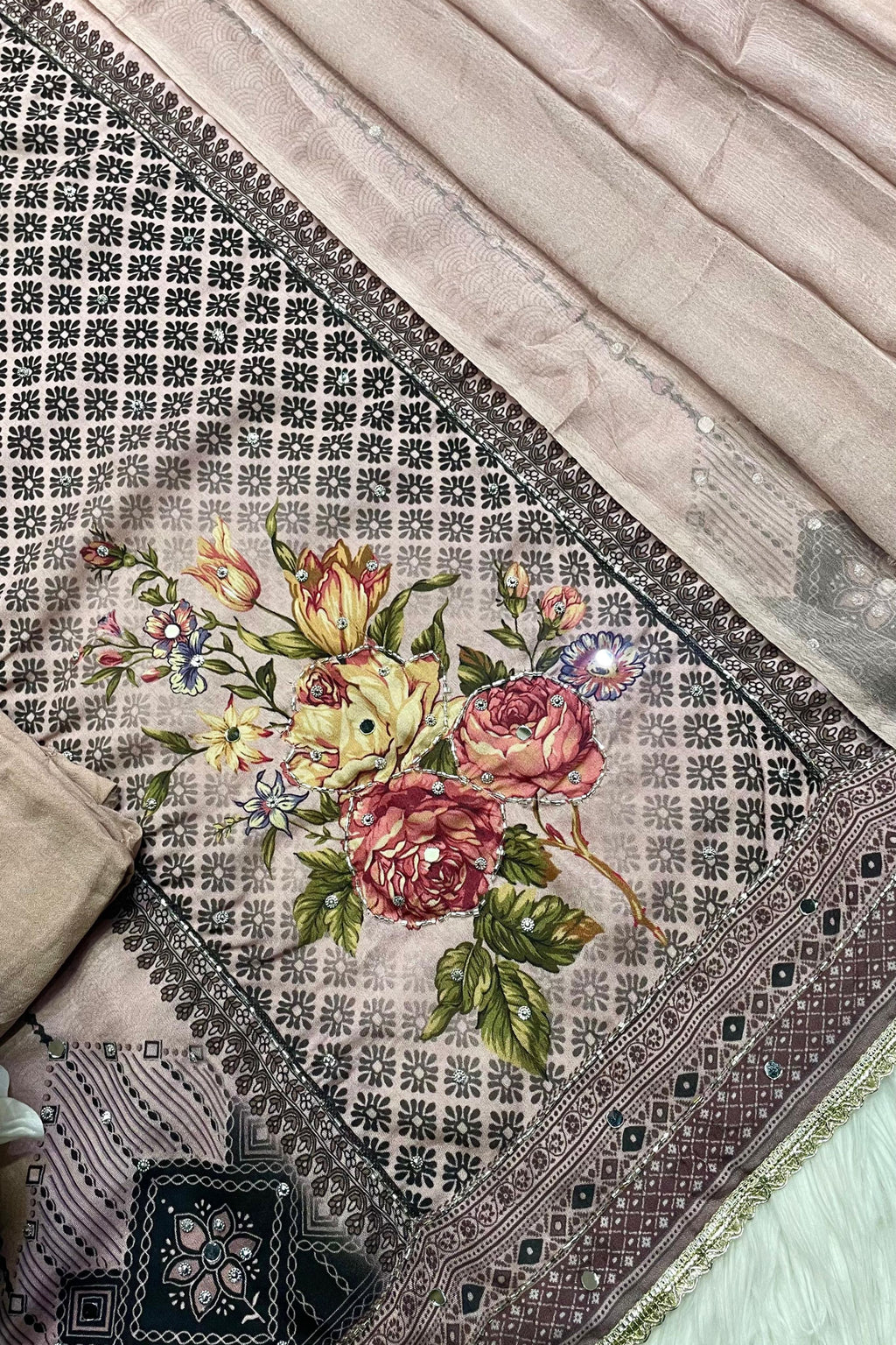 PREMIUM MUSLIN HANDWORK COLLECTION | P-002