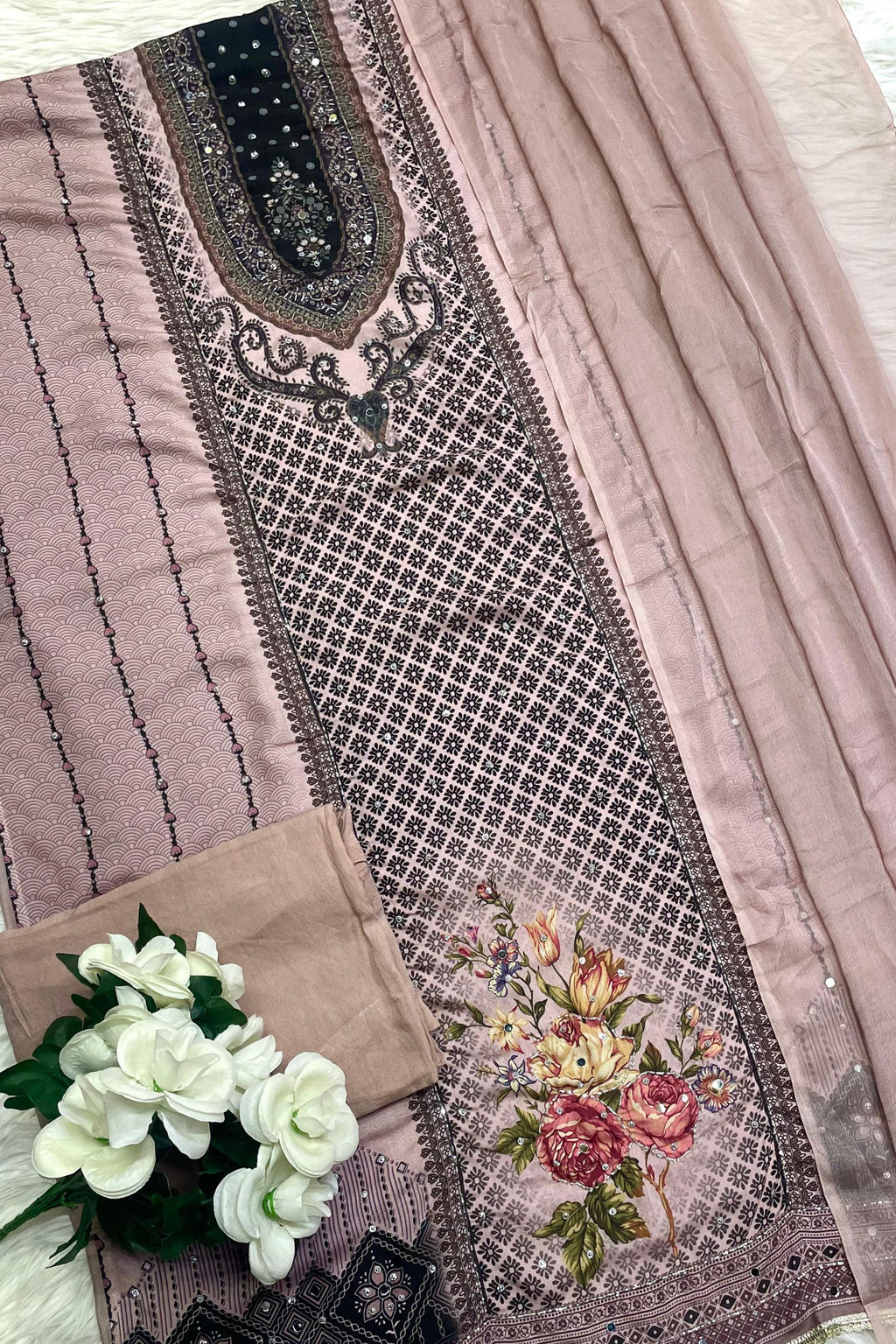 PREMIUM MUSLIN HANDWORK COLLECTION | P-002