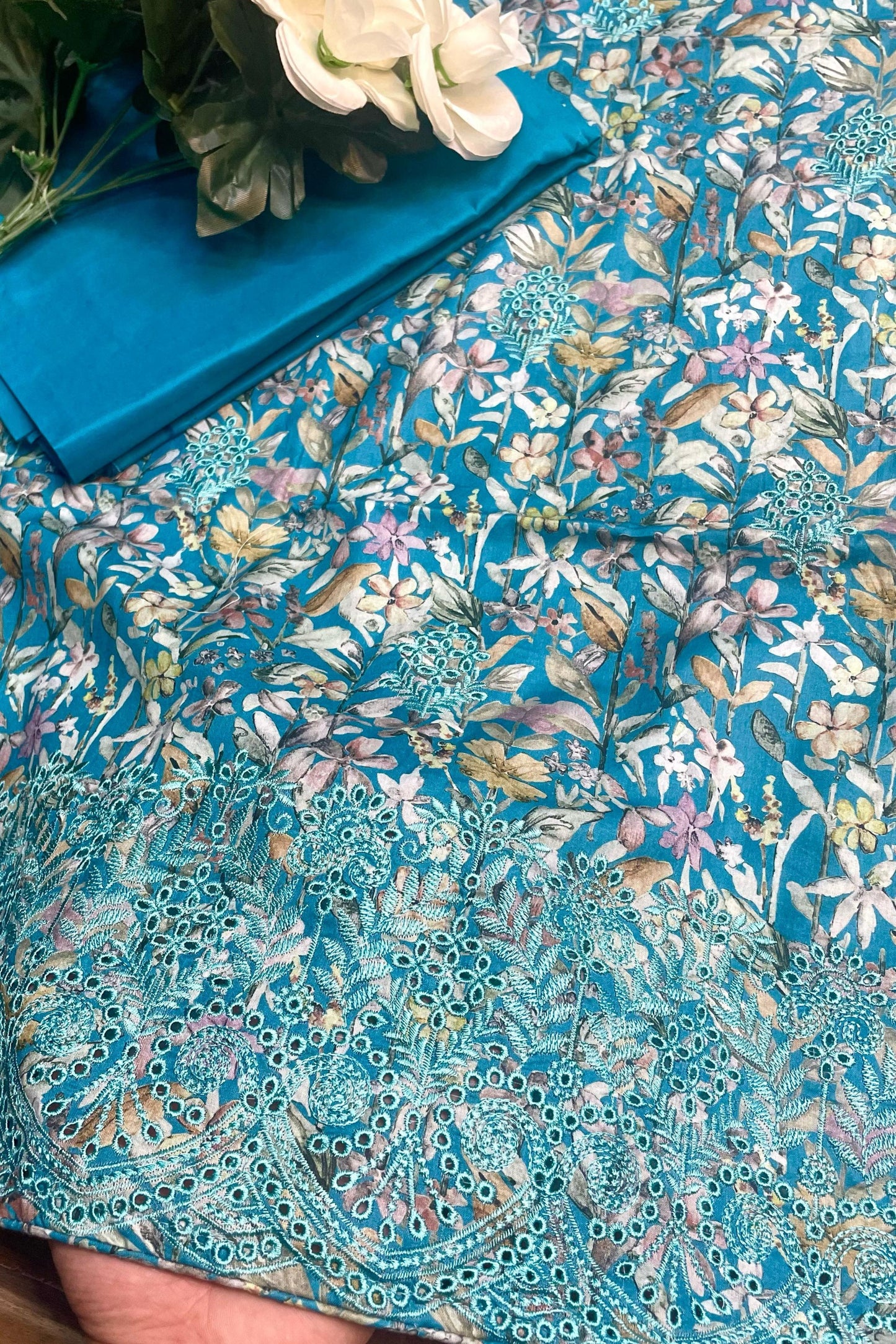PURE COTTON EMBROIDERED PERFECTION | 1013