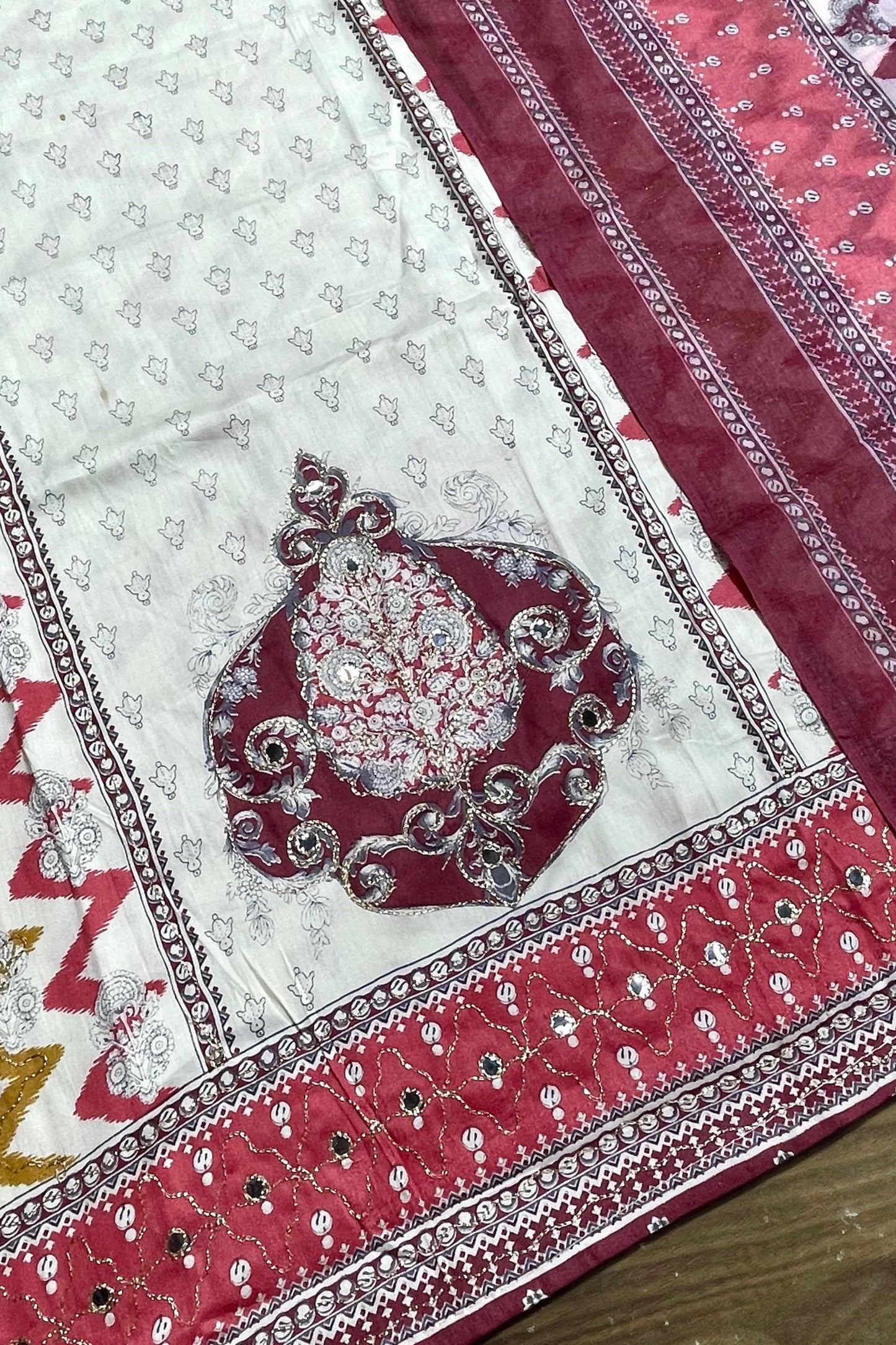 COTTON AARI EMBROIDERED COLLECTION | 5458