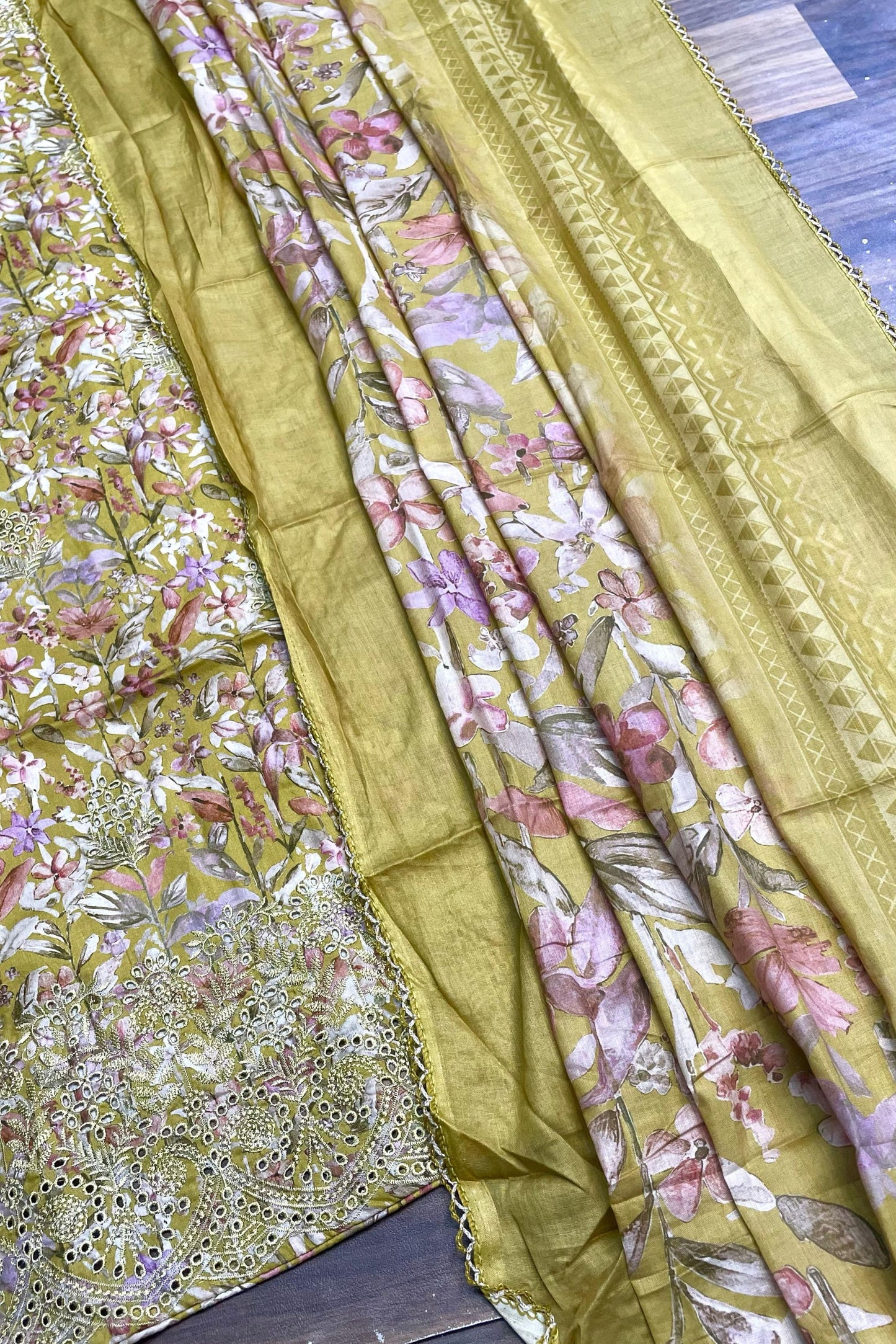 PURE COTTON EMBROIDERED PERFECTION | 1011