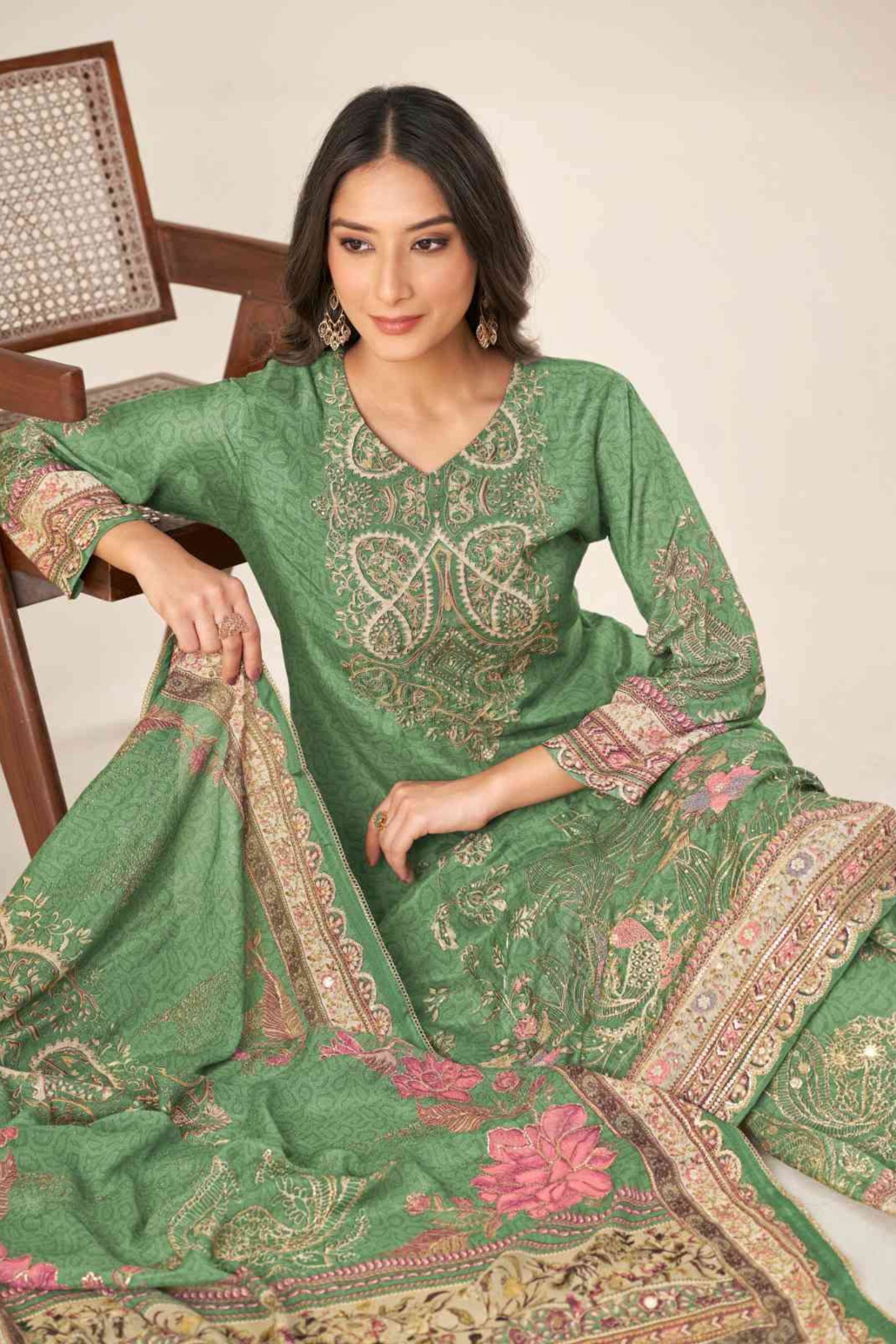 SAACHI | 10 | 1002