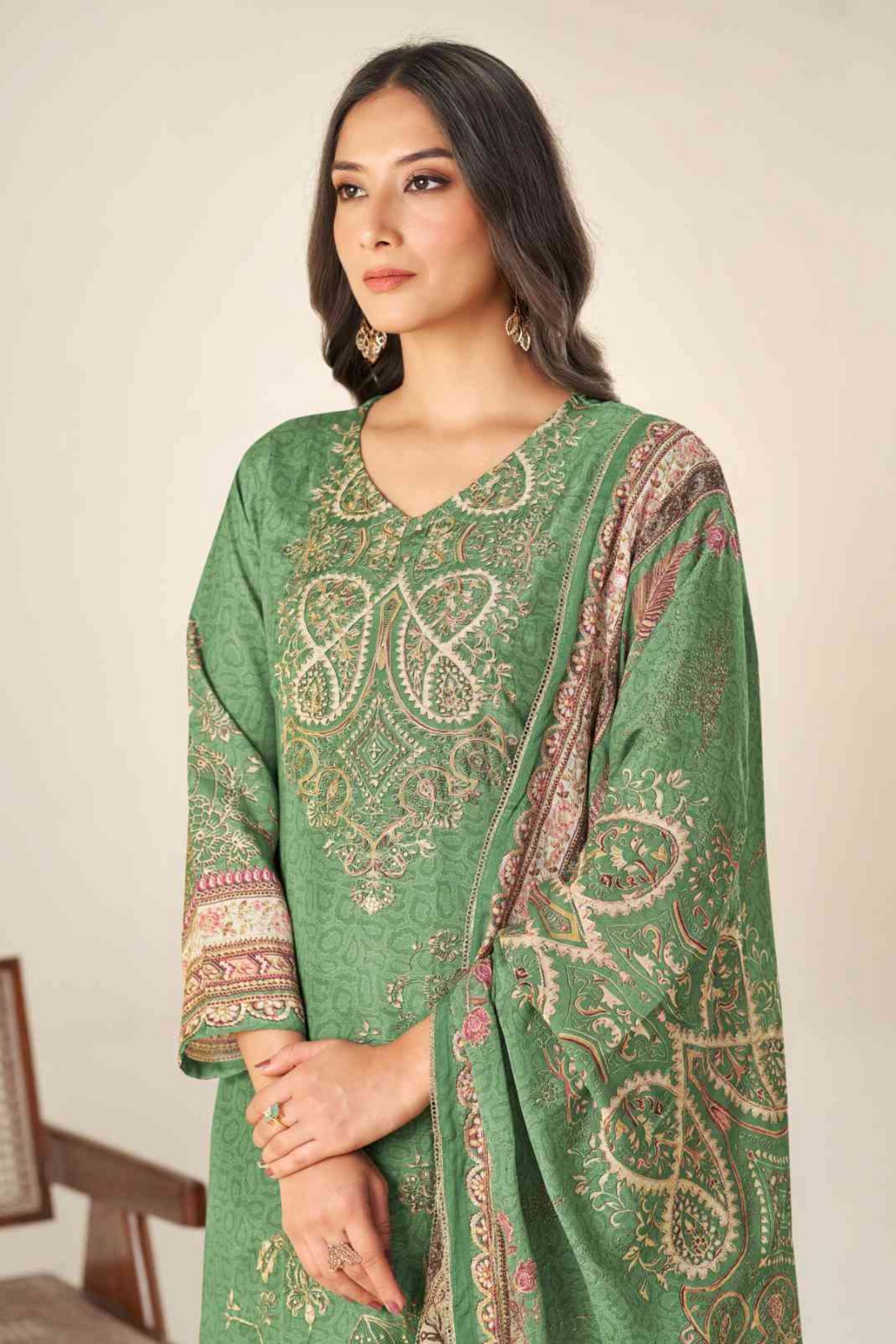 SAACHI | 10 | 1002