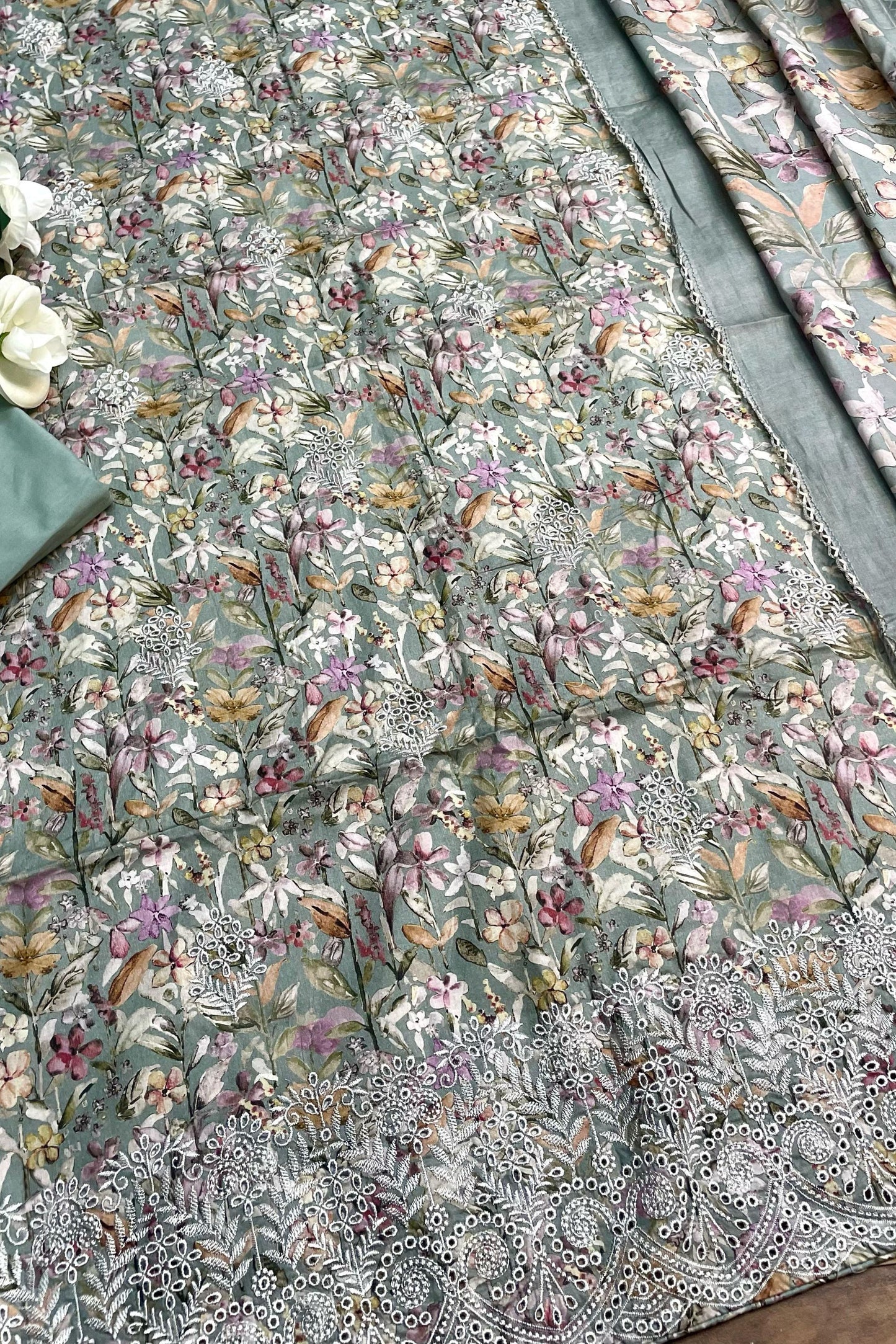 PURE COTTON EMBROIDERED PERFECTION | 1010