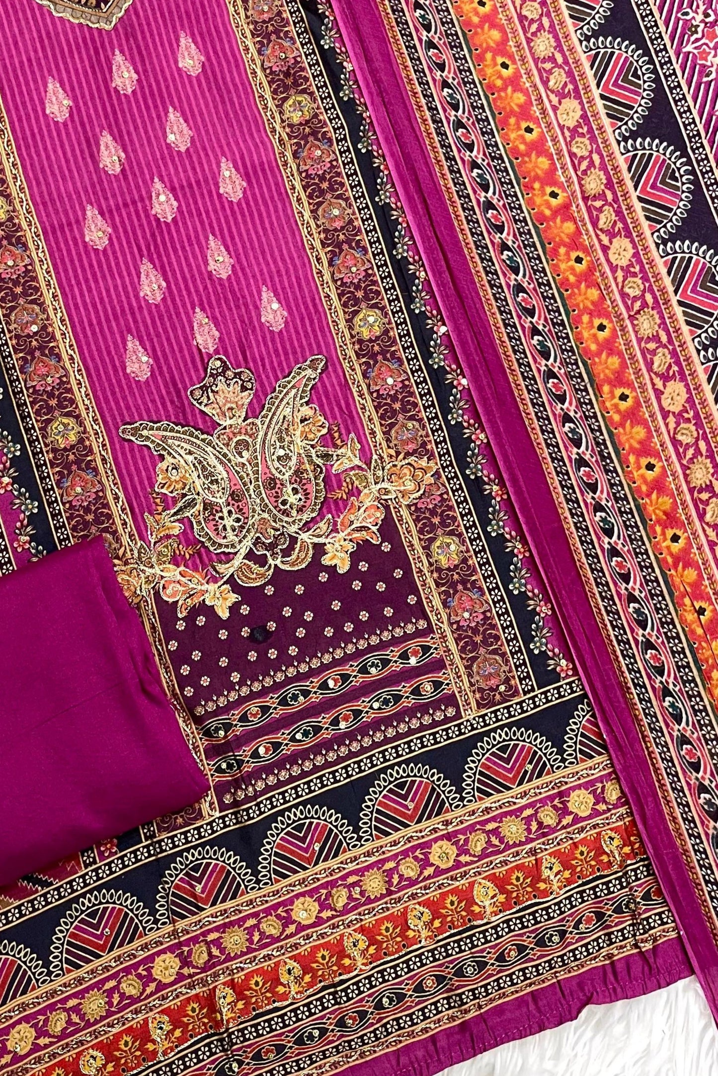 MUSLIN AARI EMBROIDERED COLLECTION | 703