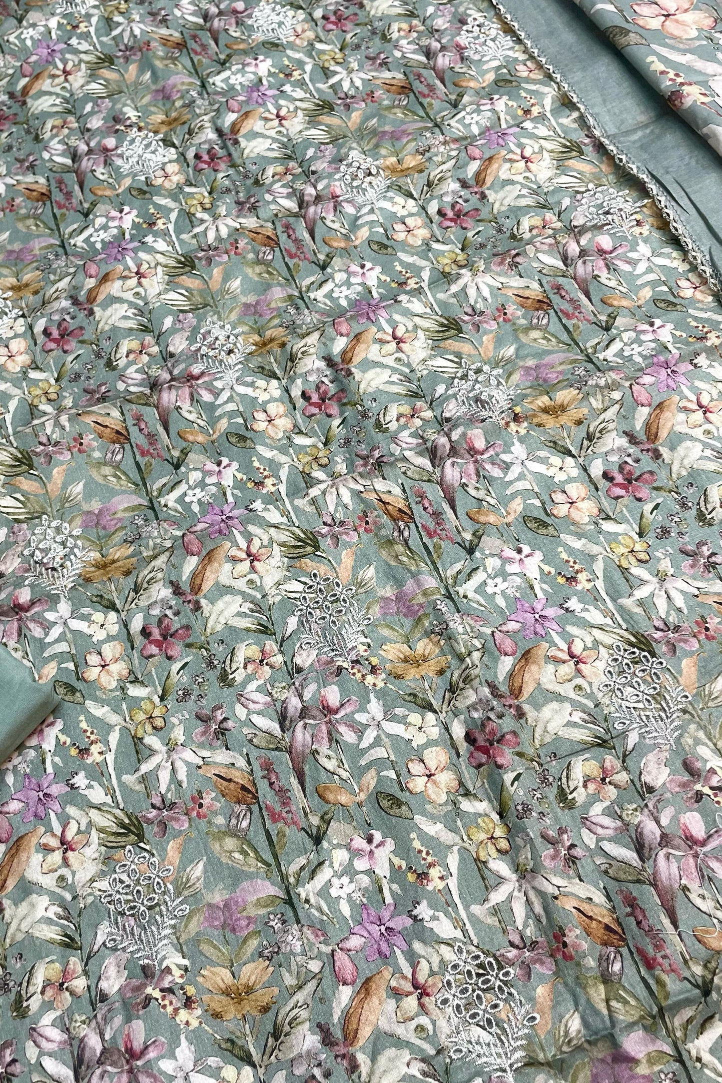 PURE COTTON EMBROIDERED PERFECTION | 1010
