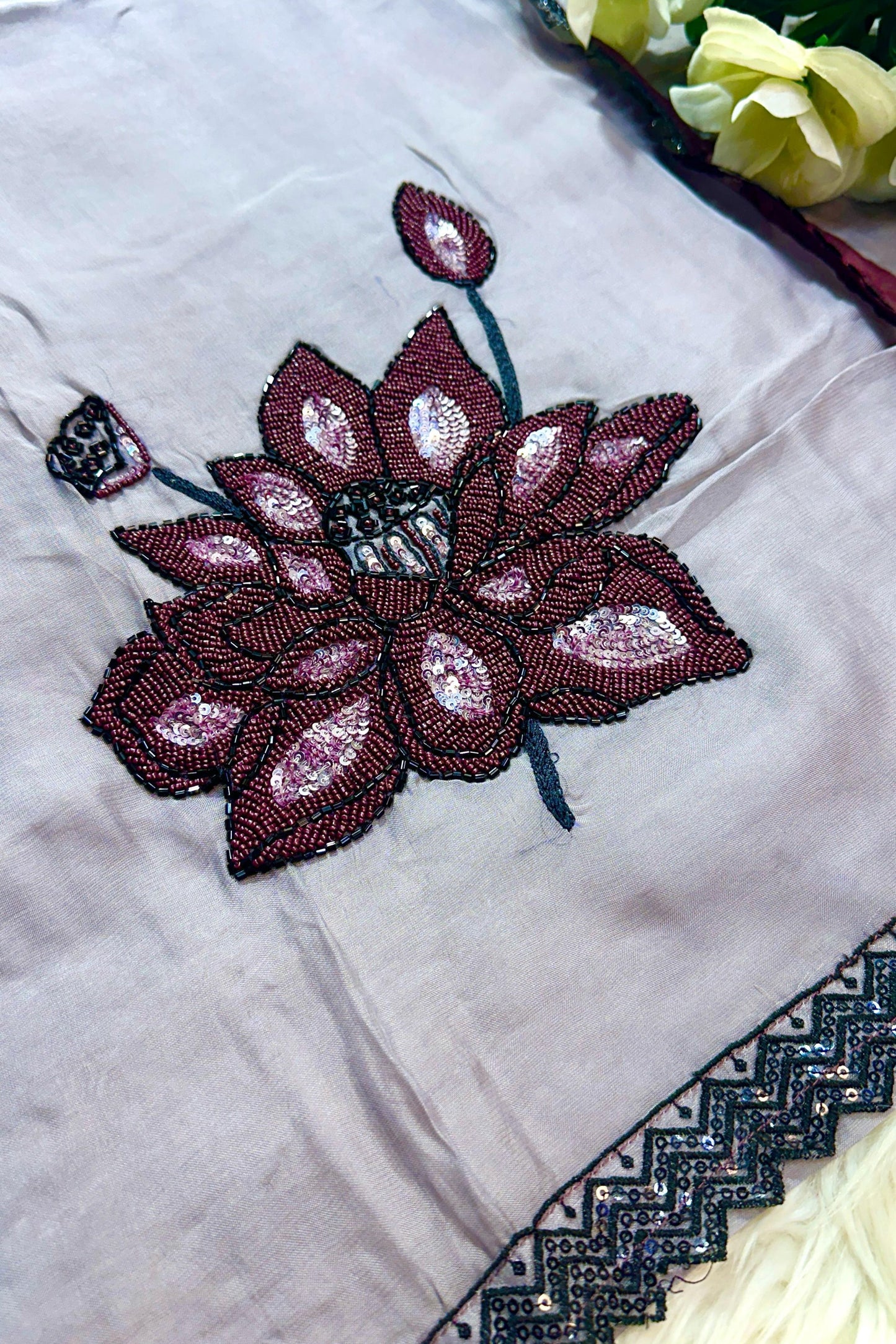 EMBROIDERED ELEGANCE COLLECTION | 884