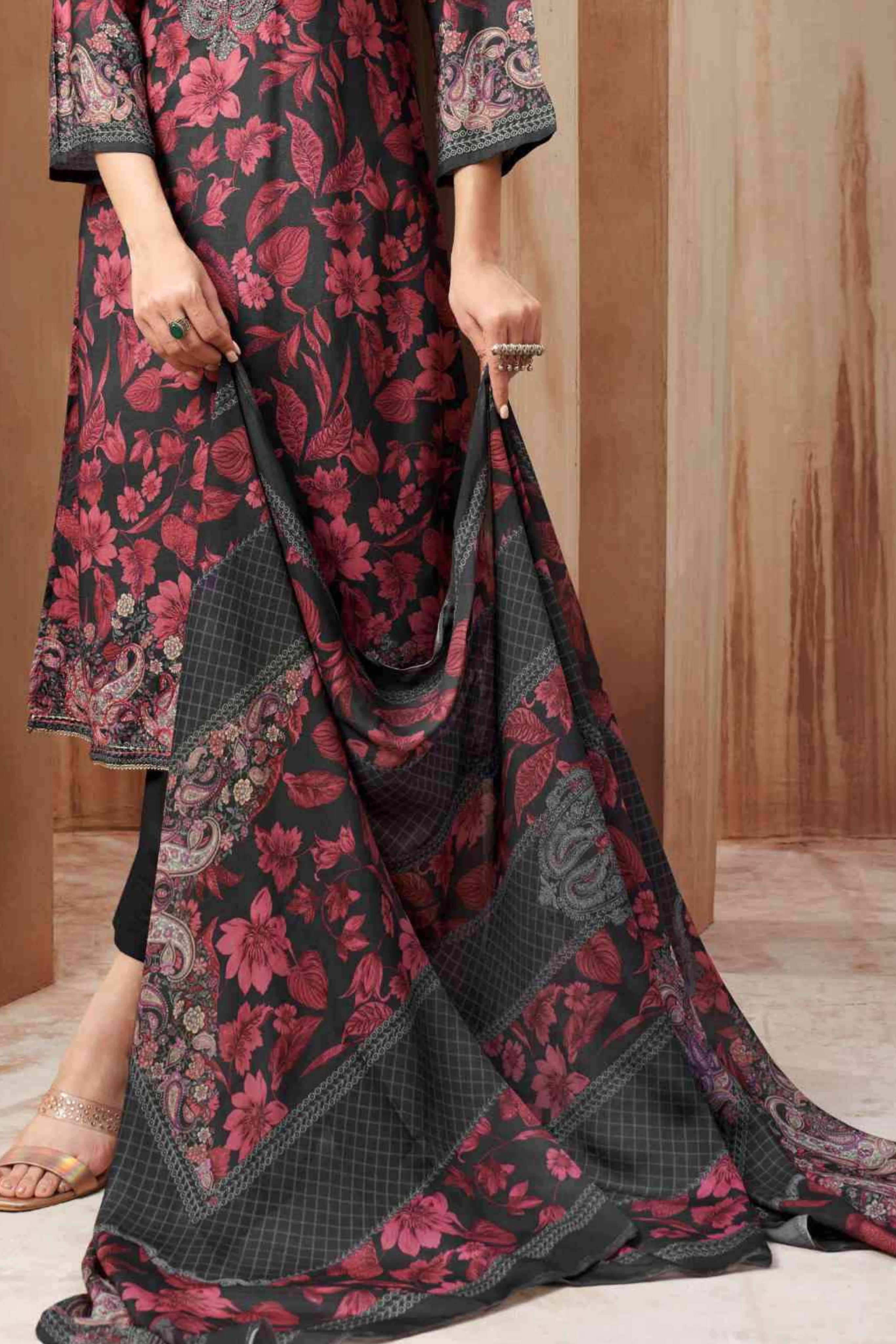GULNAAZ | 1402
