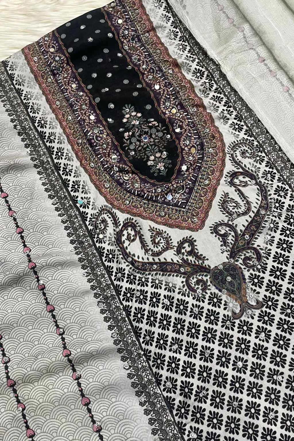 PREMIUM MUSLIN HANDWORK COLLECTION | P-001