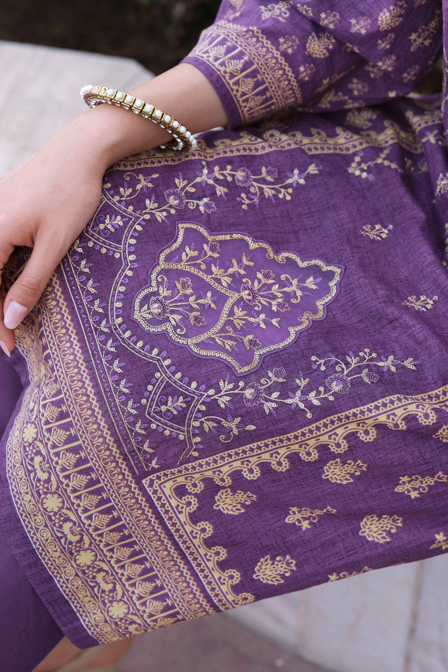 HEAVY EMBROIDERED COTTON PERFECTION | 834-002