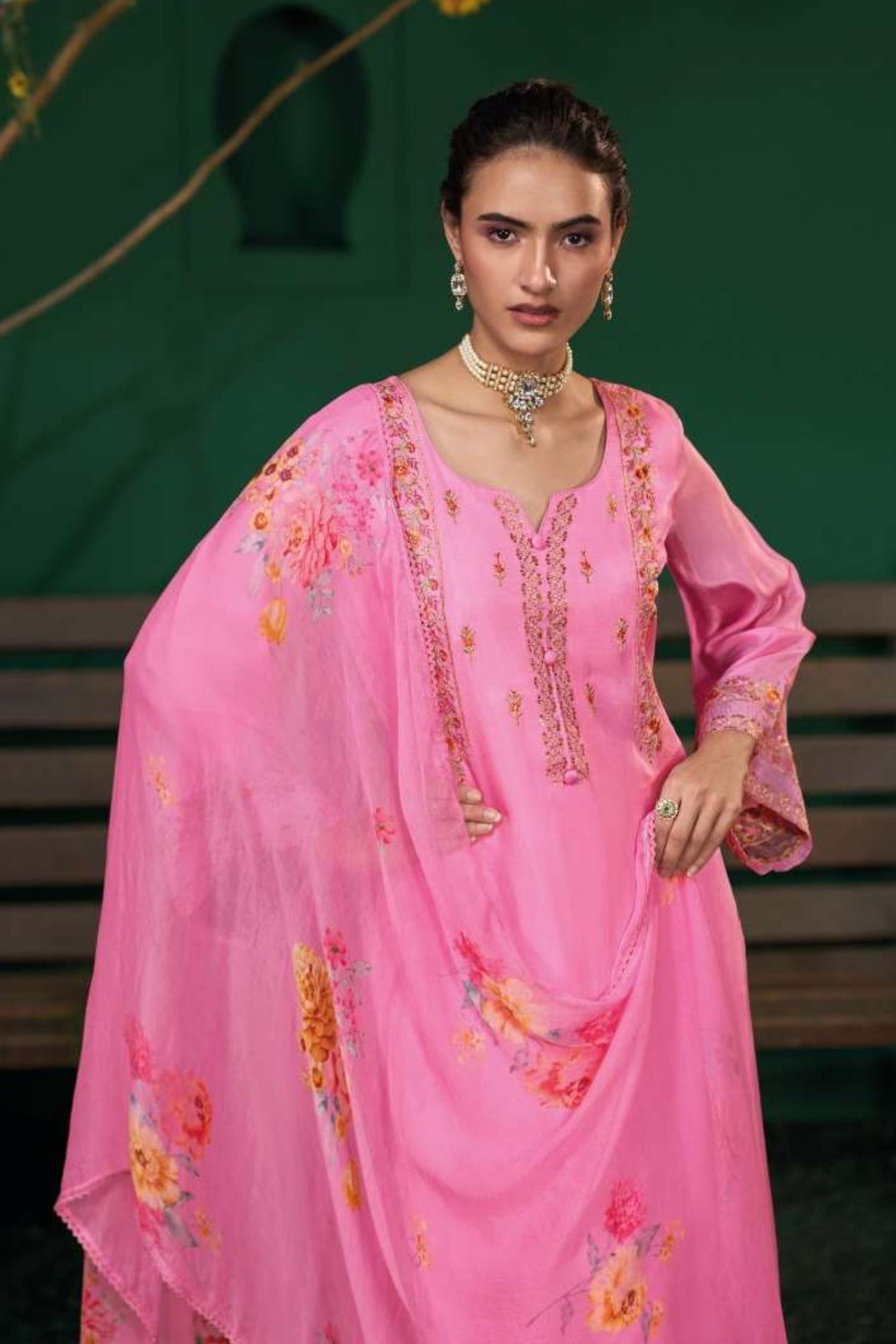 EXCLUSIVE DESIGNER SILK EMBROIDERED PERFECTION | 11003