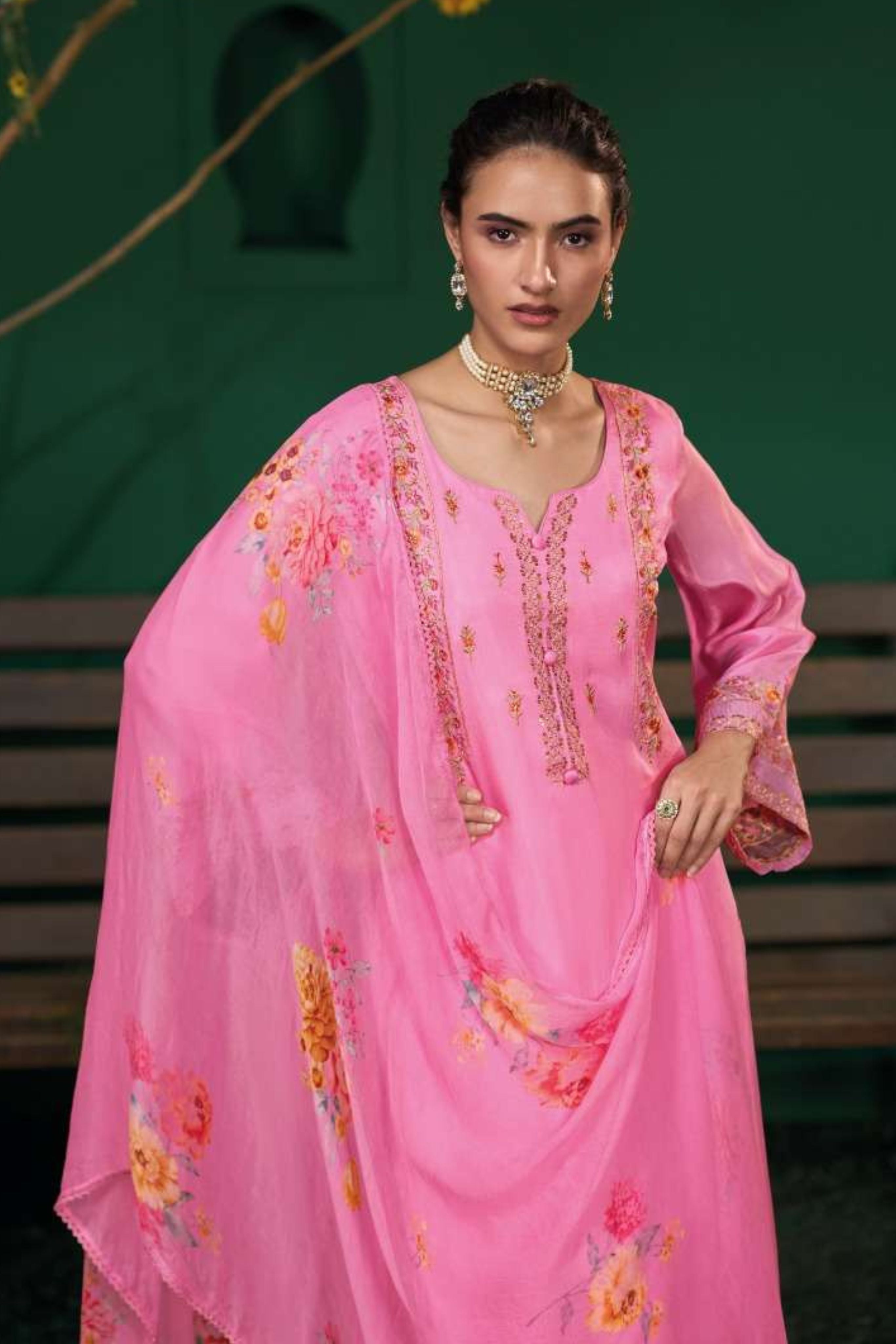 EXCLUSIVE DESIGNER SILK EMBROIDERED PERFECTION | 11003