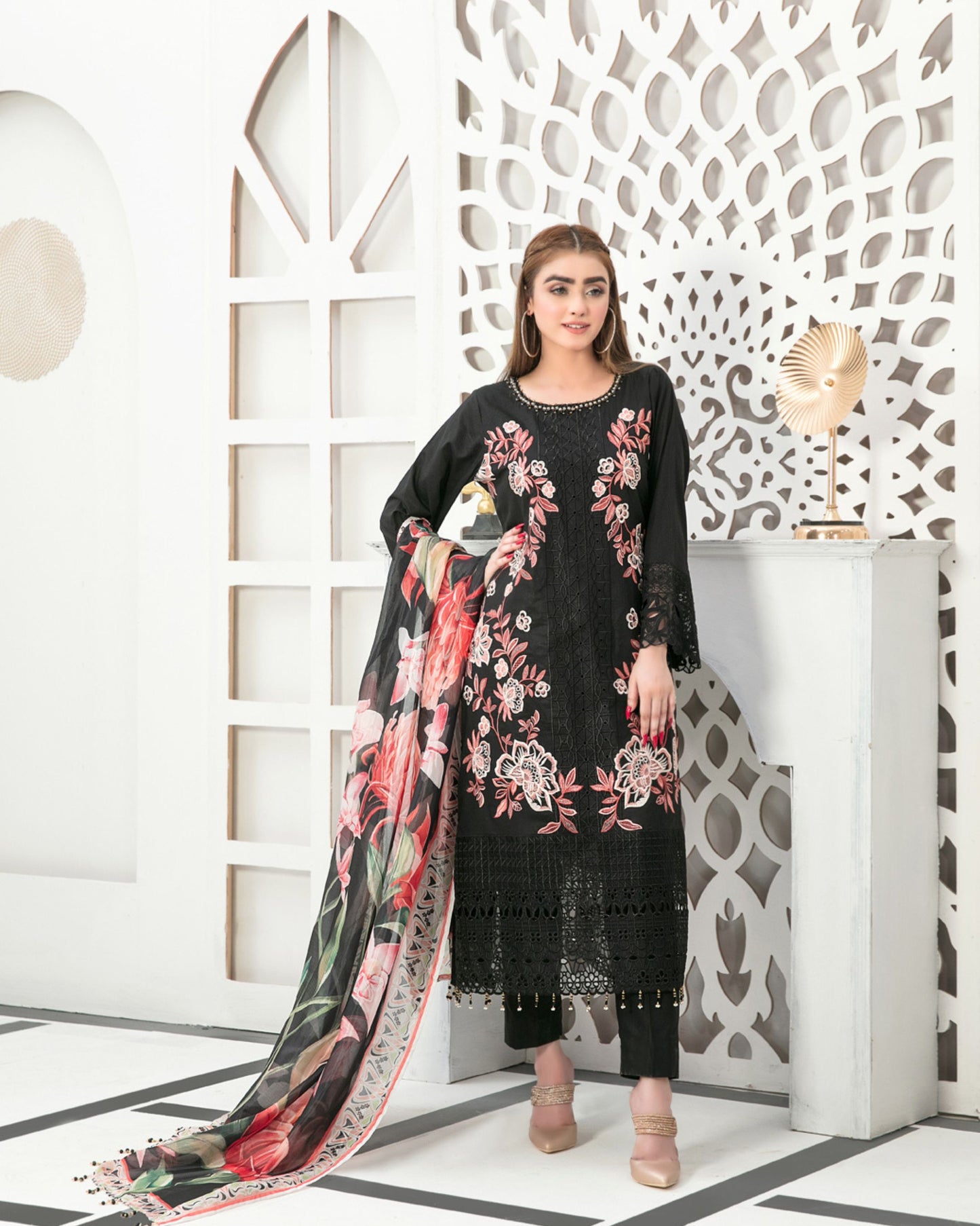 IZEL Embroidered Lawn Collection '23 - 7208