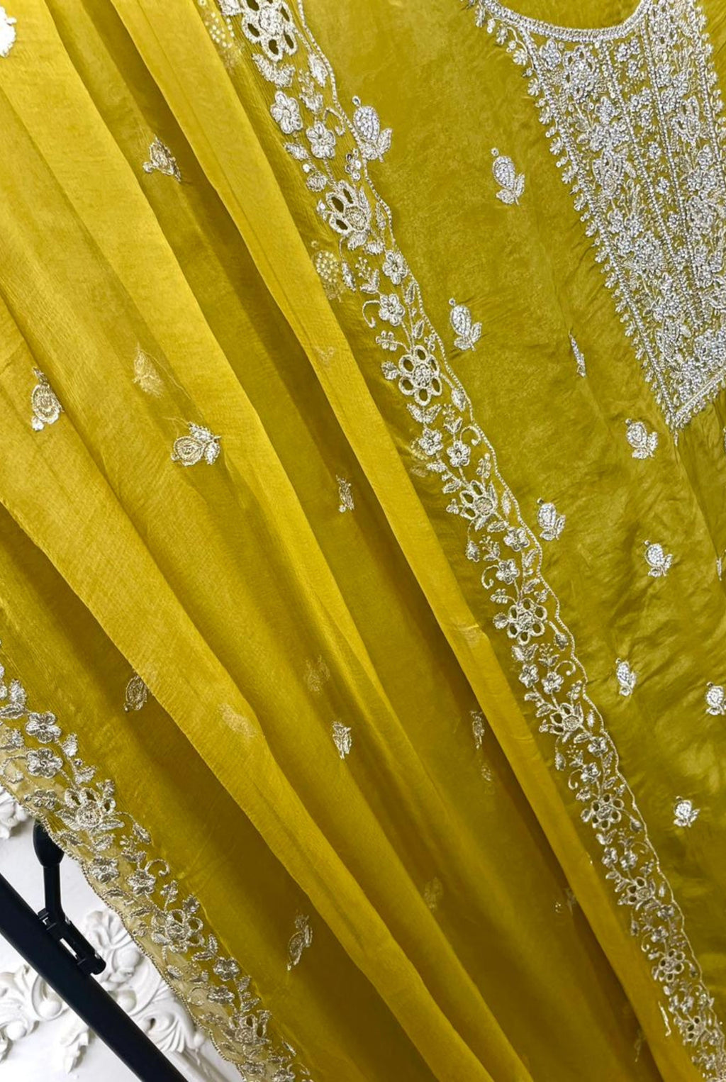 Luxurious Ethnic Grace | 501