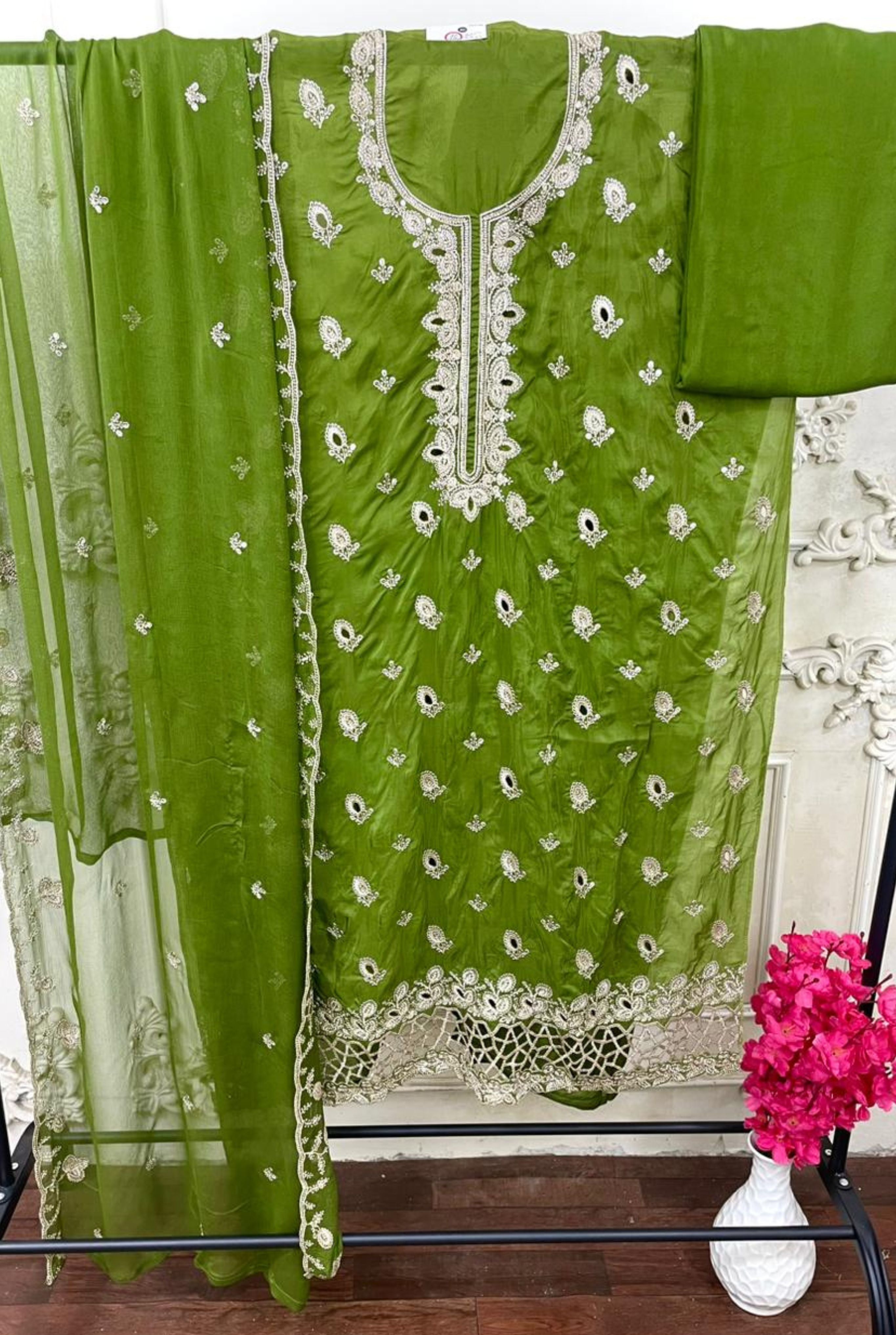 Regal Motif Silk Perfection | 2004