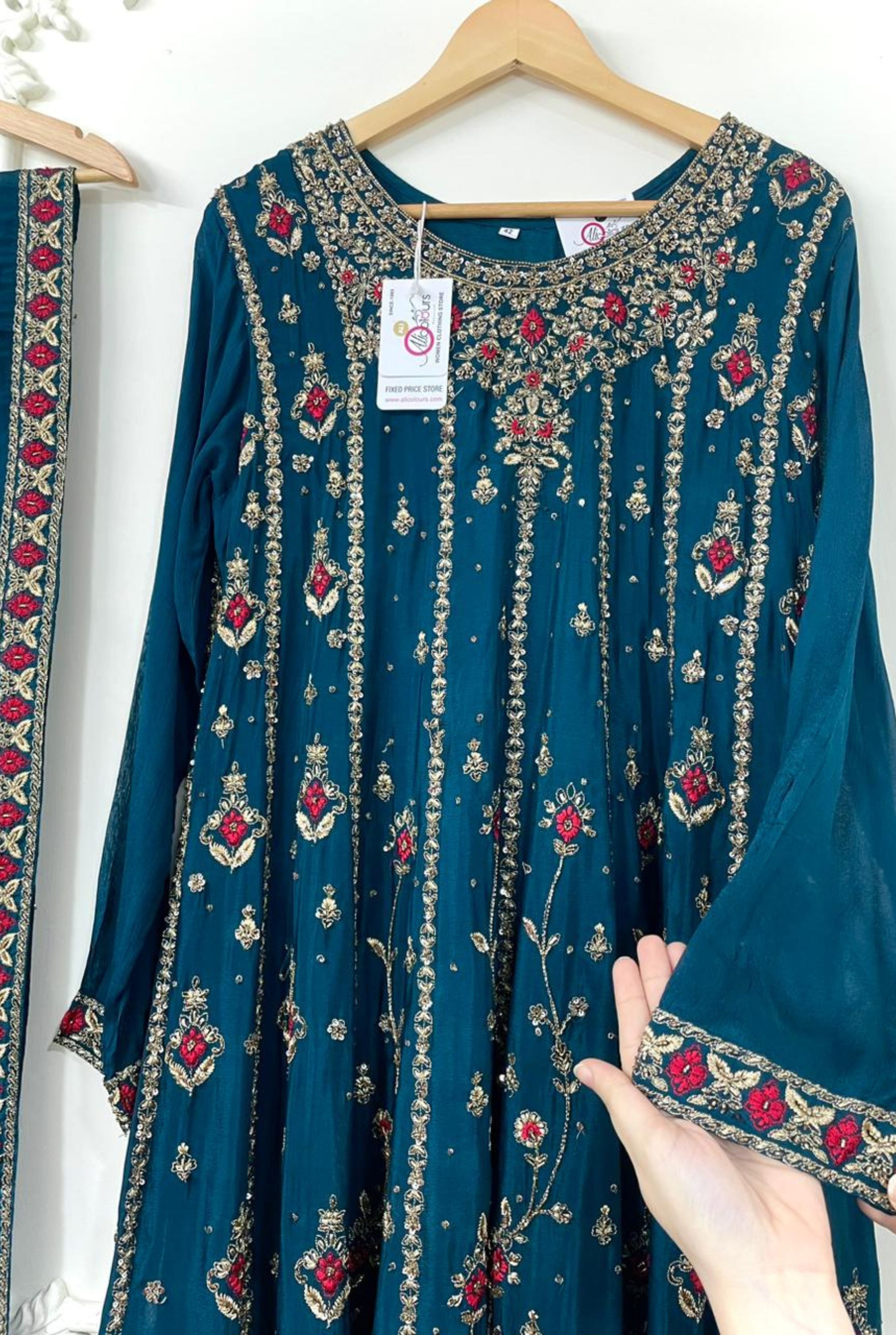 Traditional Luxury Embroidery | 6602