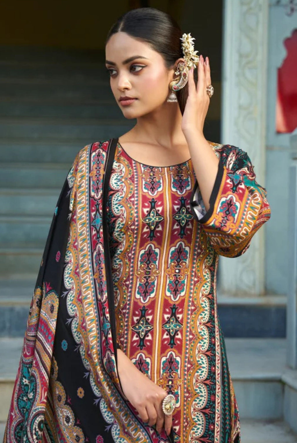 Royal Kashmiri Art Ensemble | 3101