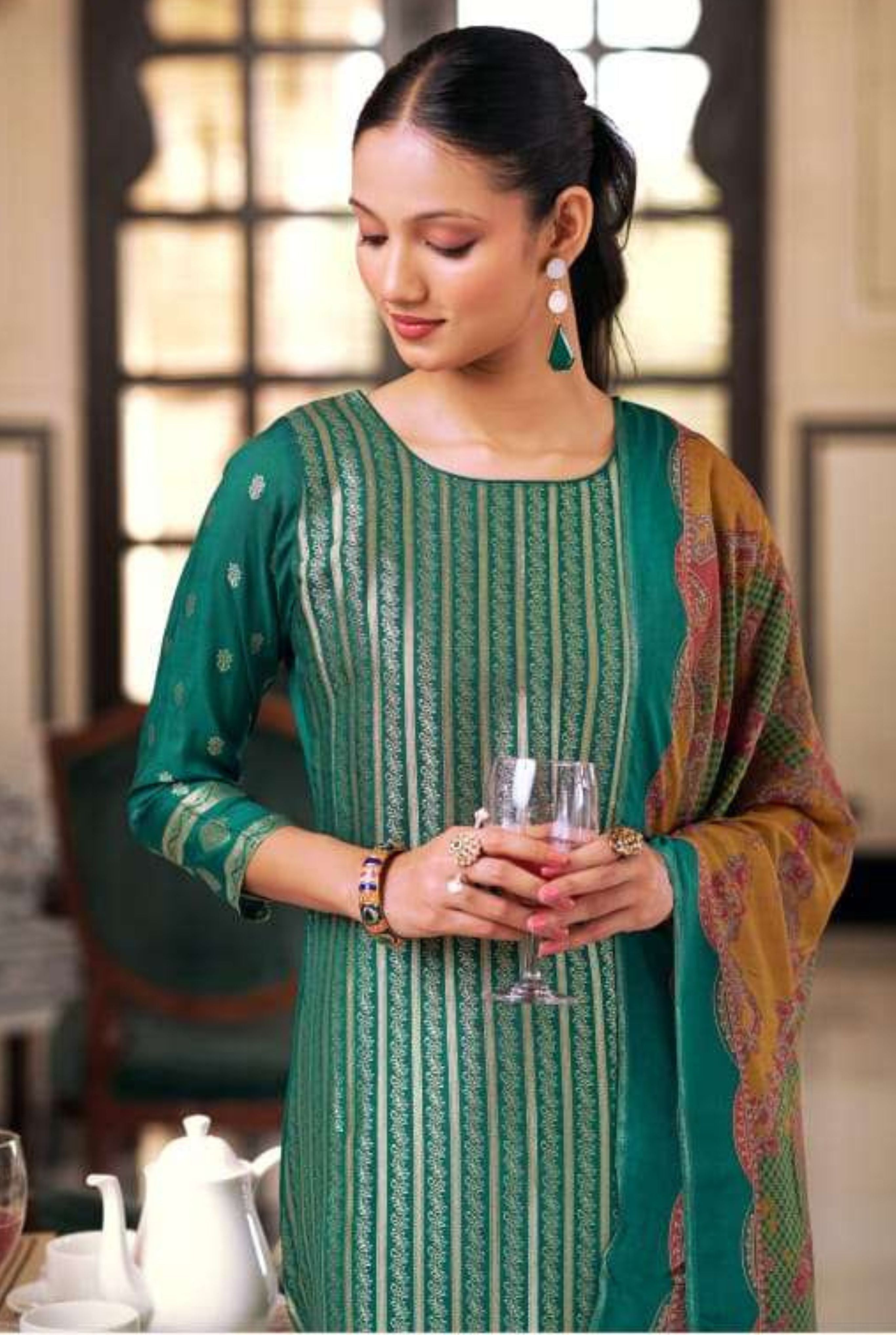 Classic Royal Perfection | 2714-B