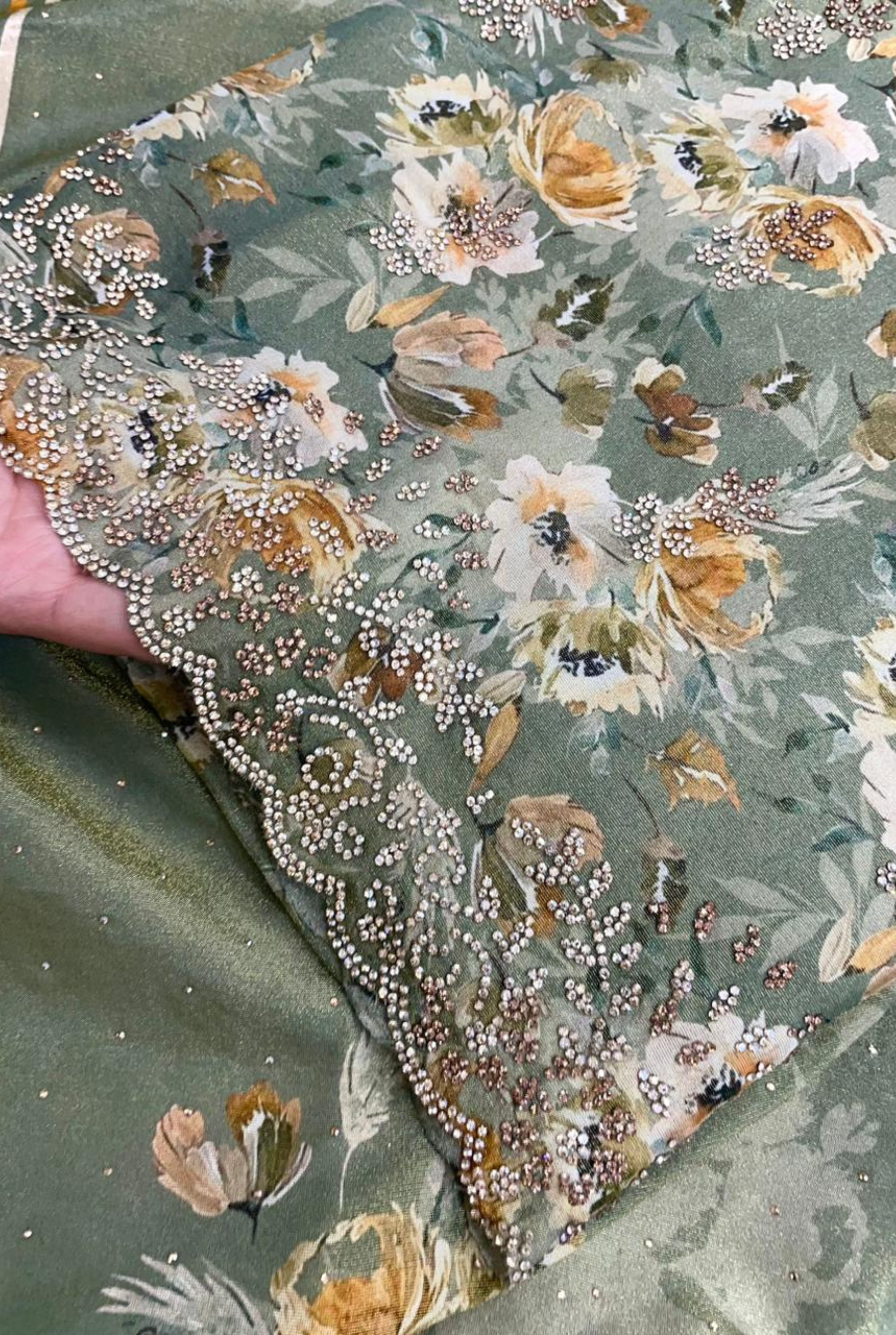 Luxury Embroidered Edition | 7501