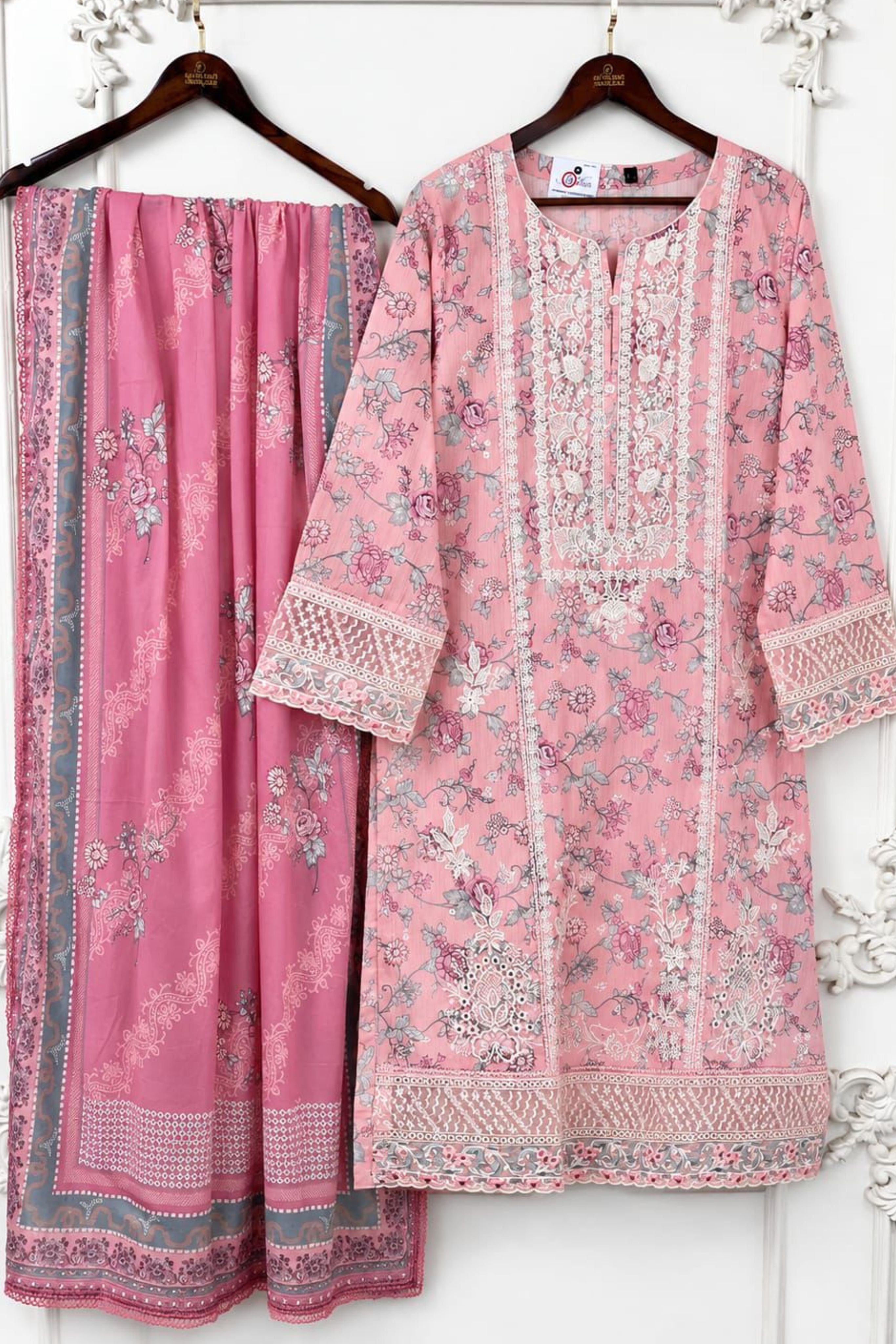 The Luxurious Lawn Edit | 6503
